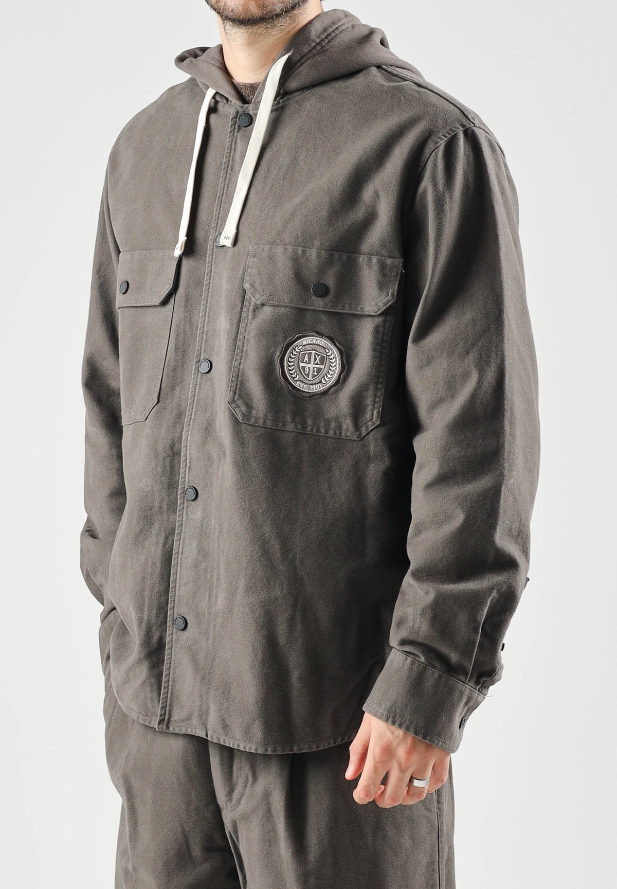 ARMANI EXCHANGE Giacca camicia falcon-grigio per uomo con cappuccio e tasche applicate sul petto. XM003259AF27115 U6125 ARMANI EXCHANGE