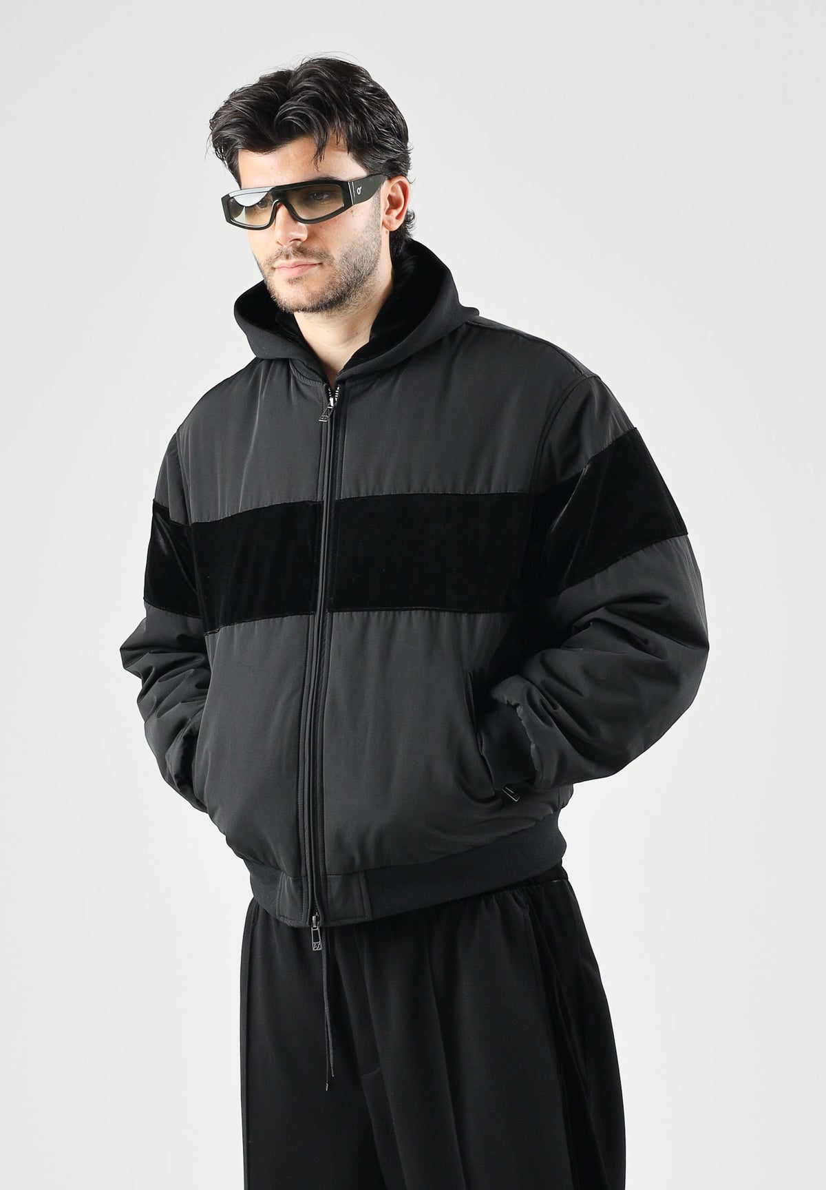 ARMANI EXCHANGE Bomber leggero TECNICO nero per uomo con zip integrale e fascia orizzontale a contrasto. XM003352AF27322 UC001 ARMANI EXCHANGE