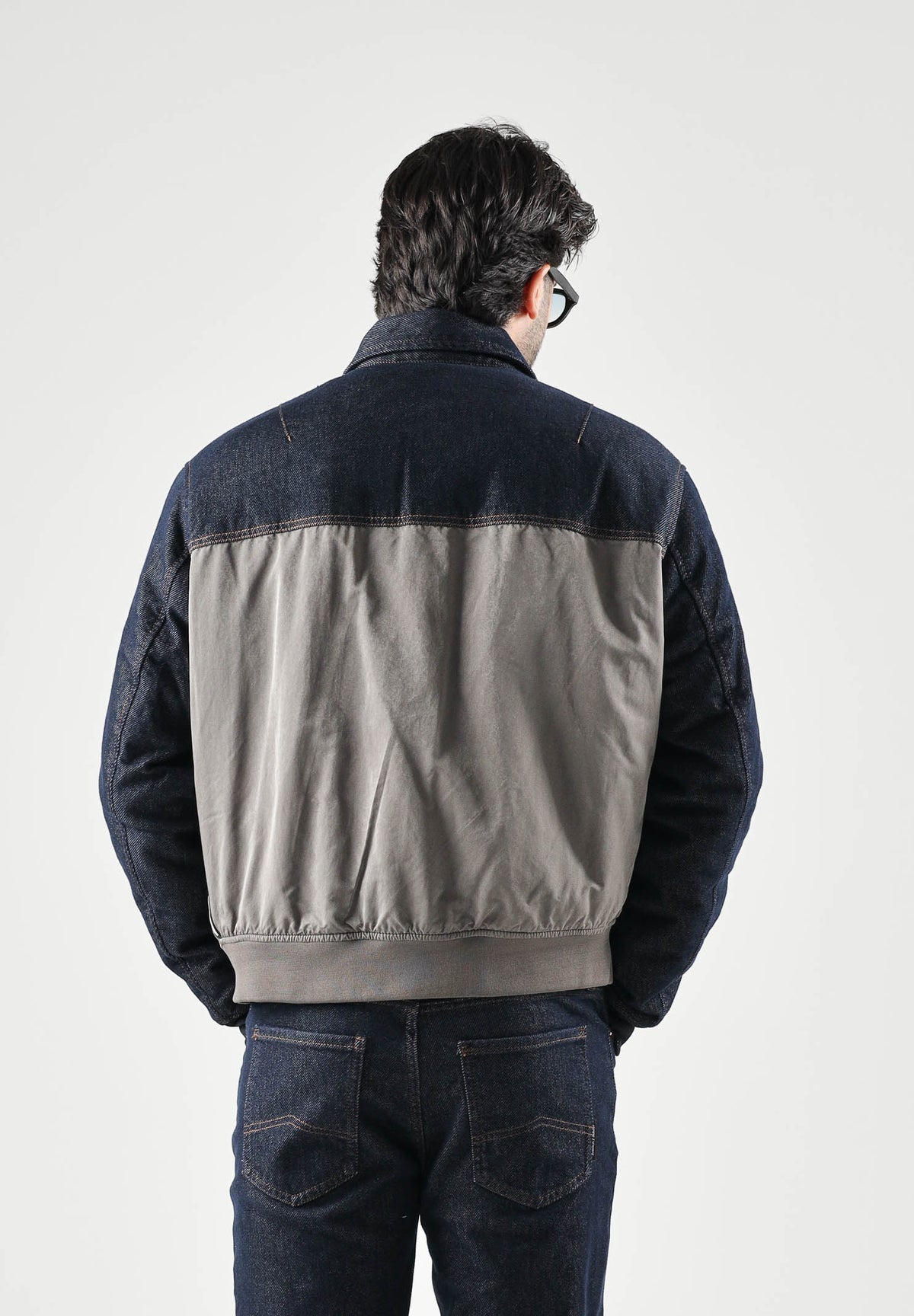 ARMANI EXCHANGE Giubbotto di jeans falcon-marrone per uomo con colletto classico e tasche frontali applicate. XM003401AF27108 M6440 ARMANI EXCHANGE