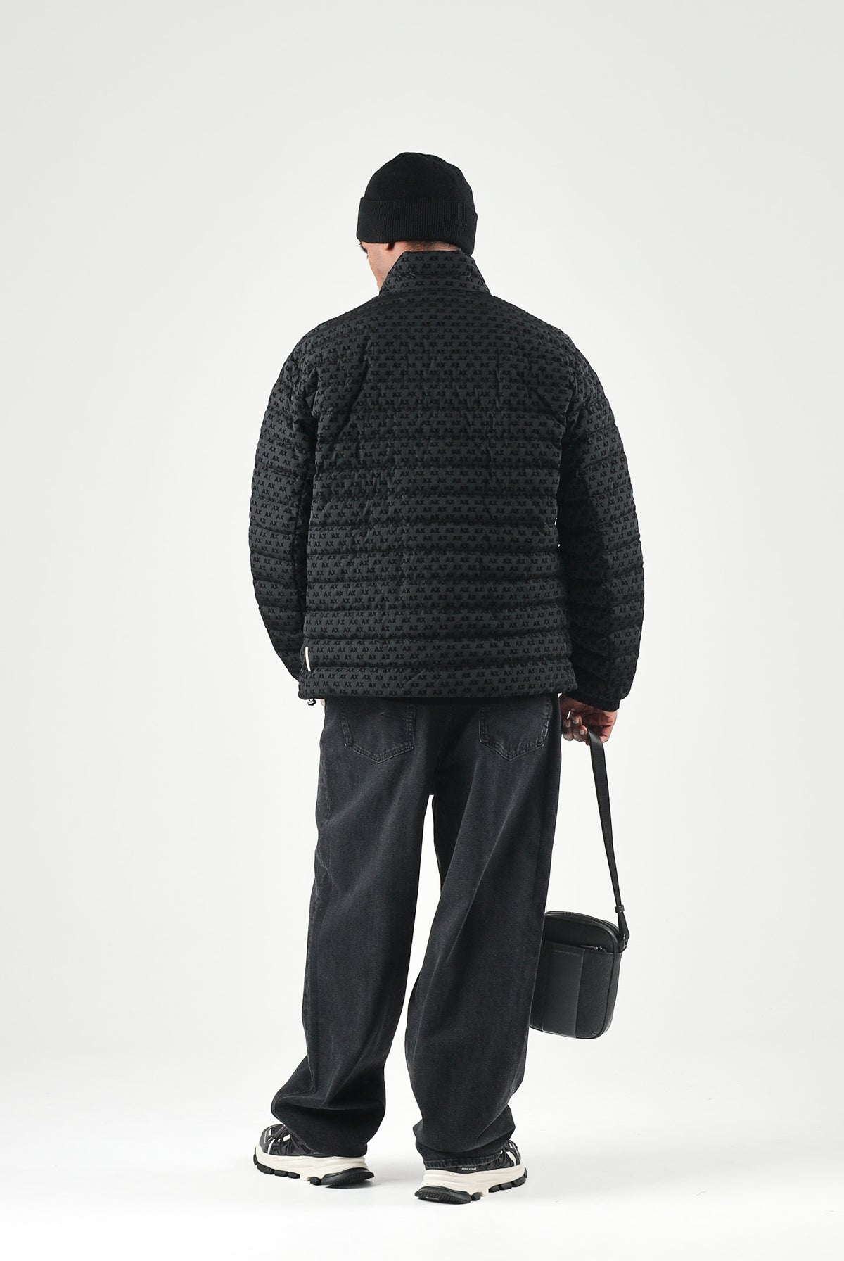 ARMANI EXCHANGE Piumino TRAPUNTATO nero da uomo con colletto rialzato e chiusura a zip integrale. XM003510AF19870 UC001 ARMANI EXCHANGE
