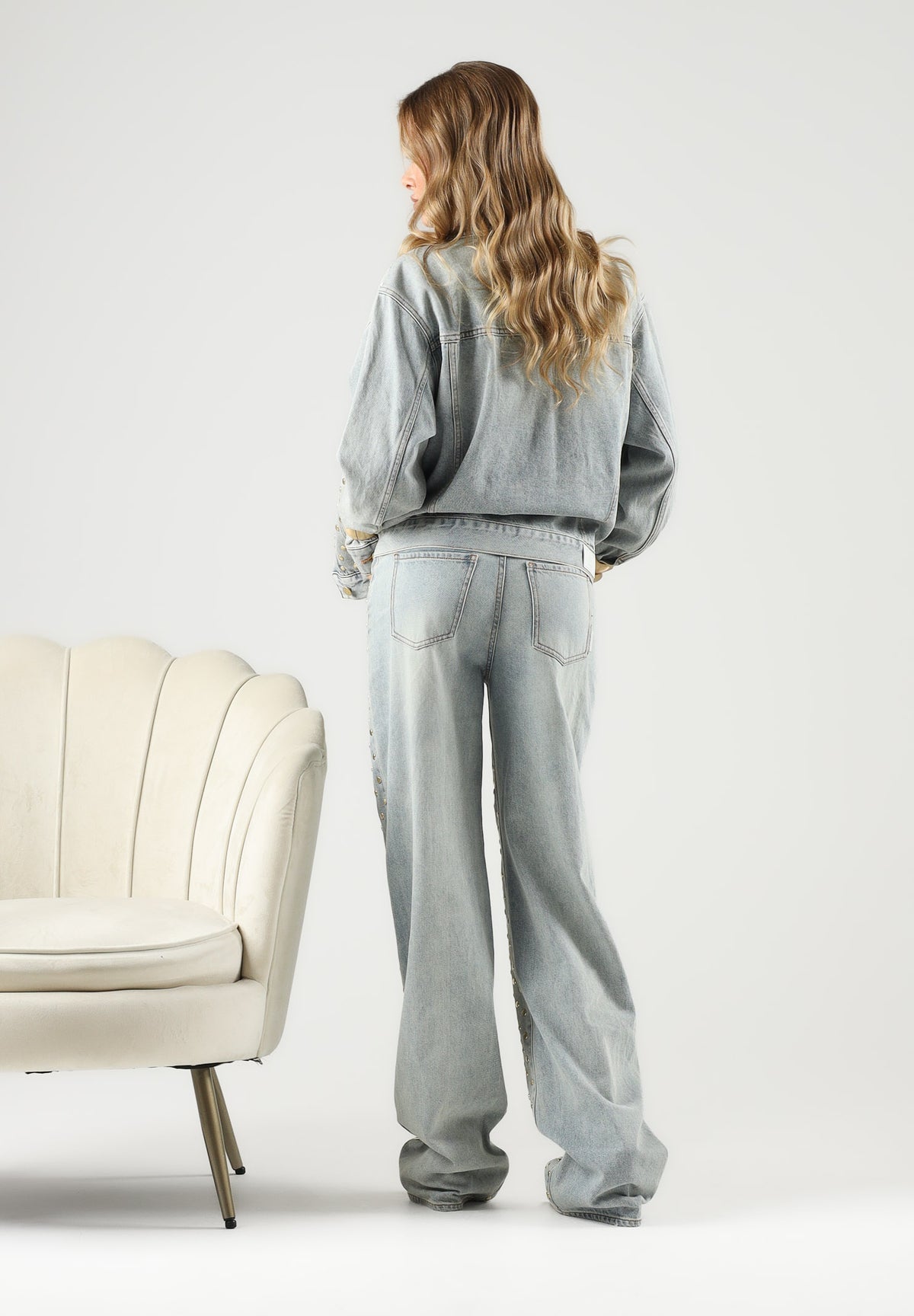 ARMANI EXCHANGE Jeans GEMS light blue denim per donna con lavaggio chiaro e applicazioni di strass all-over. XW000056AF25775 MB003 ARMANI EXCHANGE