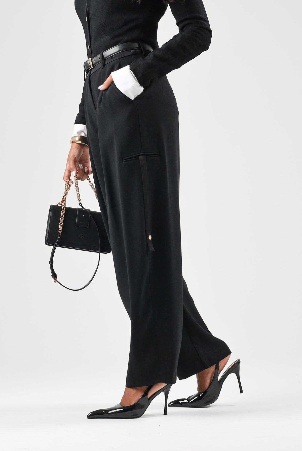 ARMANI EXCHANGE Pantaloni neri per donna con pinces frontali e tasche laterali. XW002507AF16151 UC001 ARMANI EXCHANGE