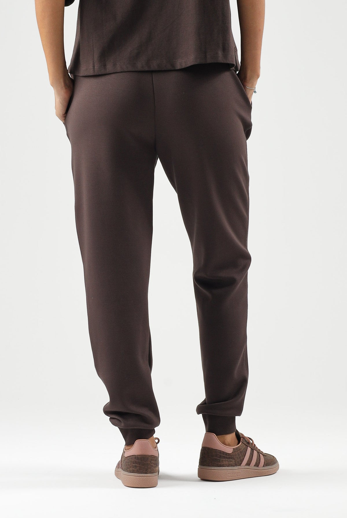 ARMANI EXCHANGE Pantaloni JOGGER antagonist-marroni per donna con coulisse in vita e polsini alle caviglie. XW002862AF13397 U6032 ARMANI EXCHANGE