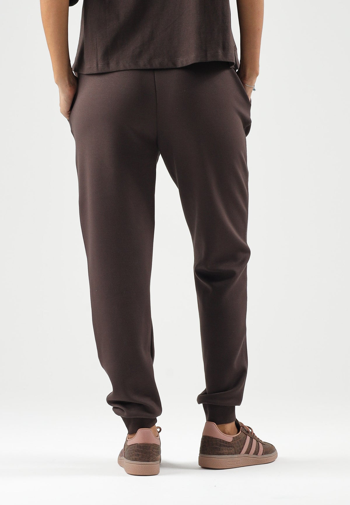 ARMANI EXCHANGE Pantaloni JOGGER antagonist-marrone per donna con coulisse in vita e polsini alle caviglie. XW002862AF13397 U6032 ARMANI EXCHANGE