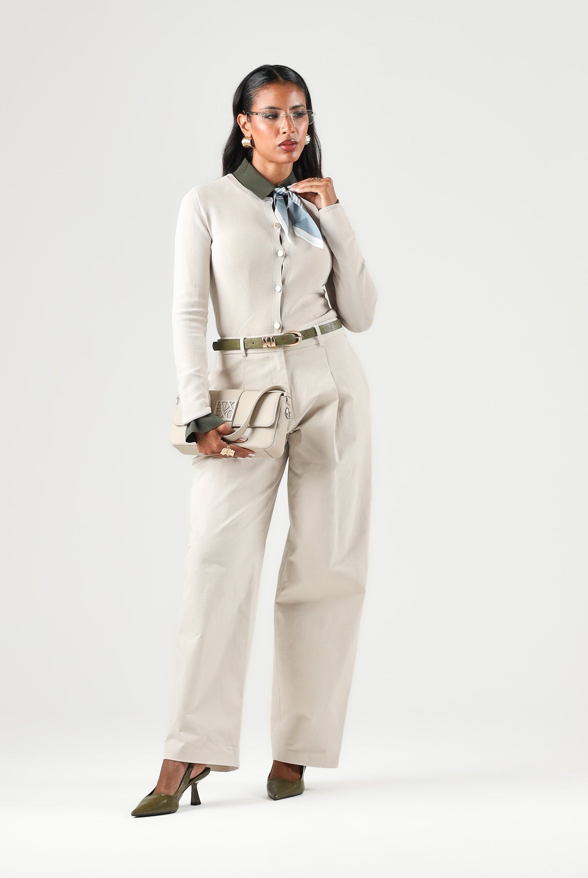 ARMANI EXCHANGE Cardigan corto REPERTOIRE bianco-beige da donna con scollo rotondo e bottoni decorativi. XW002883AF10352 U1039 ARMANI EXCHANGE