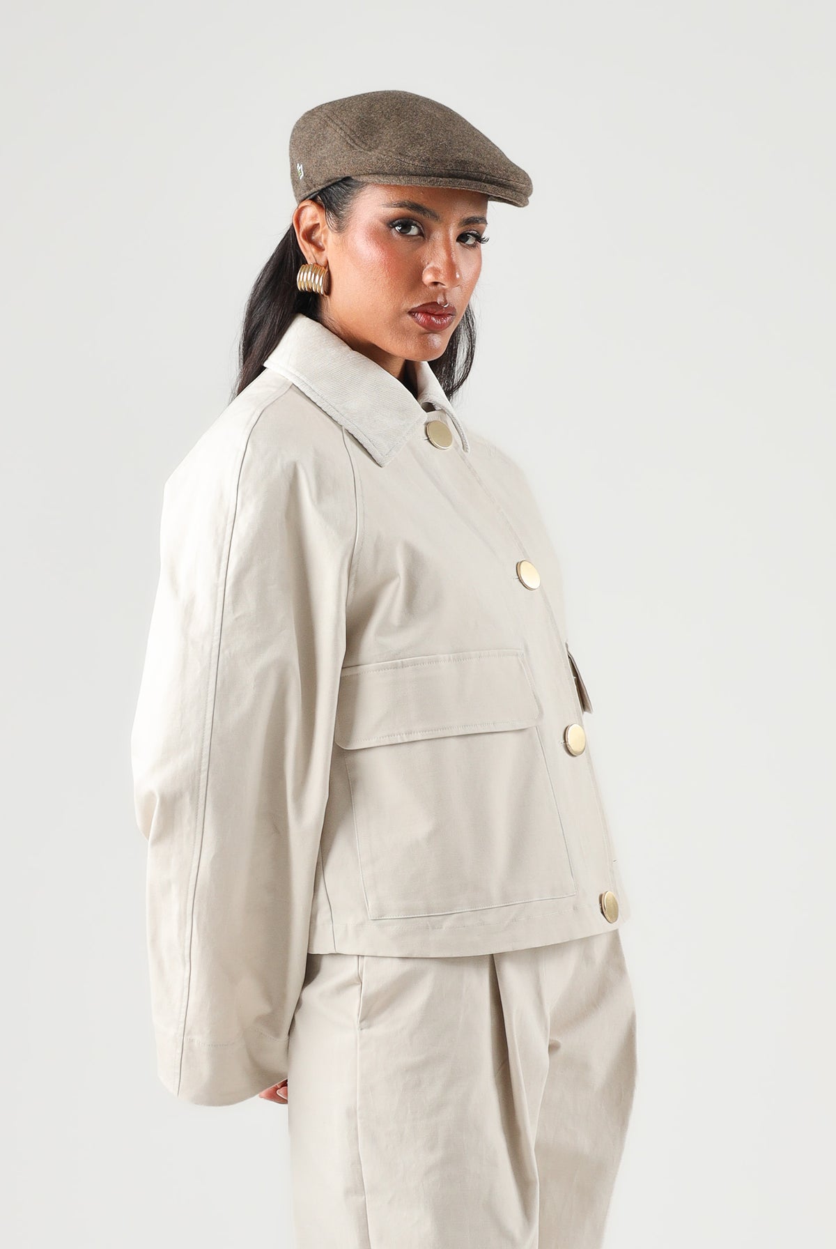 ARMANI EXCHANGE Giacca corta bianca da donna con colletto a camicia e tasche applicate. XW002930AF26077 U1039 ARMANI EXCHANGE