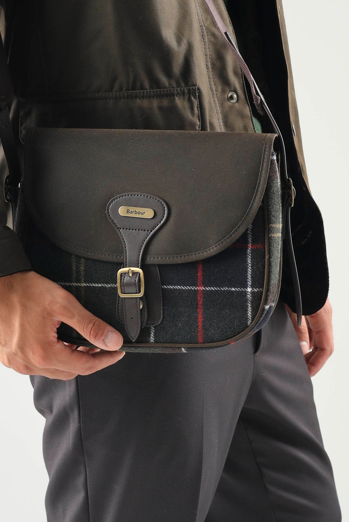BARBOUR Borsa a tracolla TARTAN SADDLE BAG verde da donna con patta e dettagli in pelle 262MLBA0479 OL91 BARBOUR