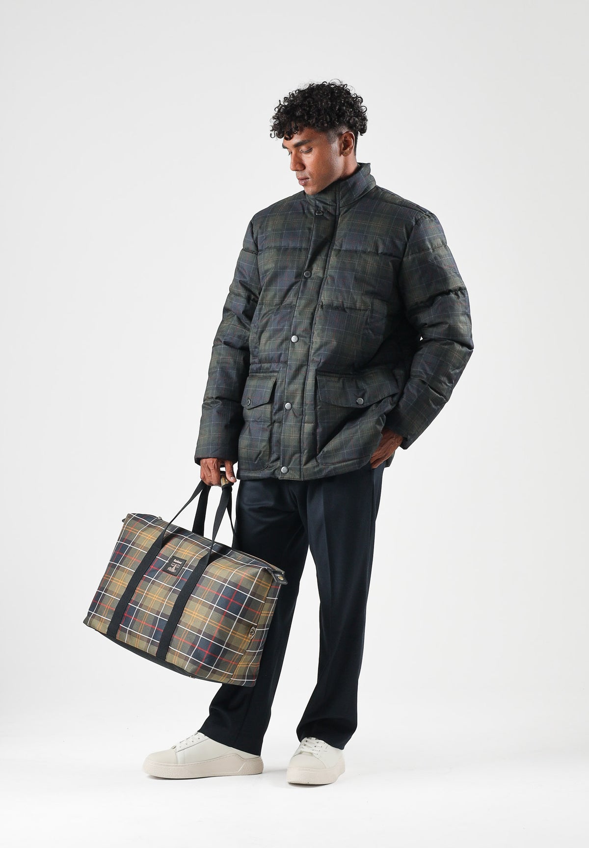 BARBOUR Piumino grigio scuro antracite da uomo con collo alto protettivo e trapuntatura orizzontale 262MMQU1908 TN11 BARBOUR