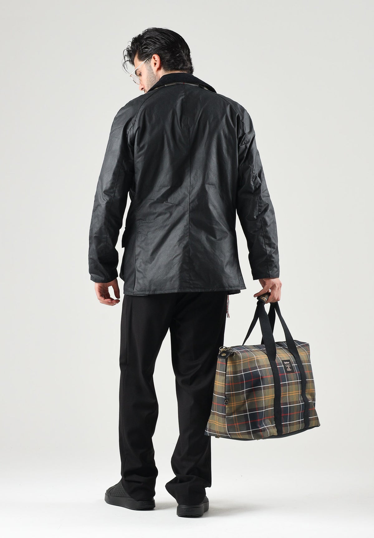 BARBOUR Giubbotto ASHBY WAX JACKET navy-blu per uomo con colletto in velluto blu scuro e tasche frontali con pattina. 262MMWX0339 NY92 BARBOUR