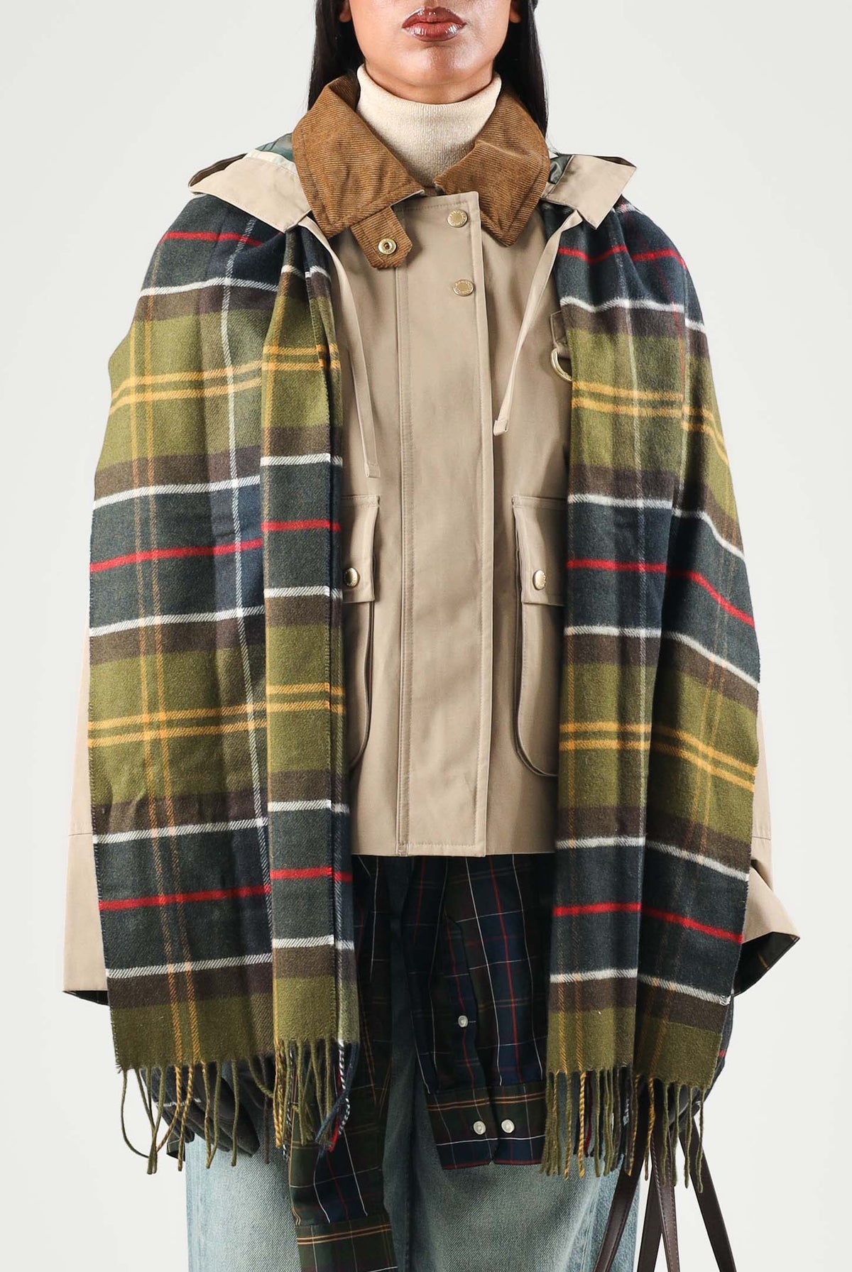 BARBOUR Sciarpa YAXLEY tartan verde per uomo e donna con motivo a quadri scozzesi e bordo frangiato. 262MUSC0324 TN11 BARBOUR