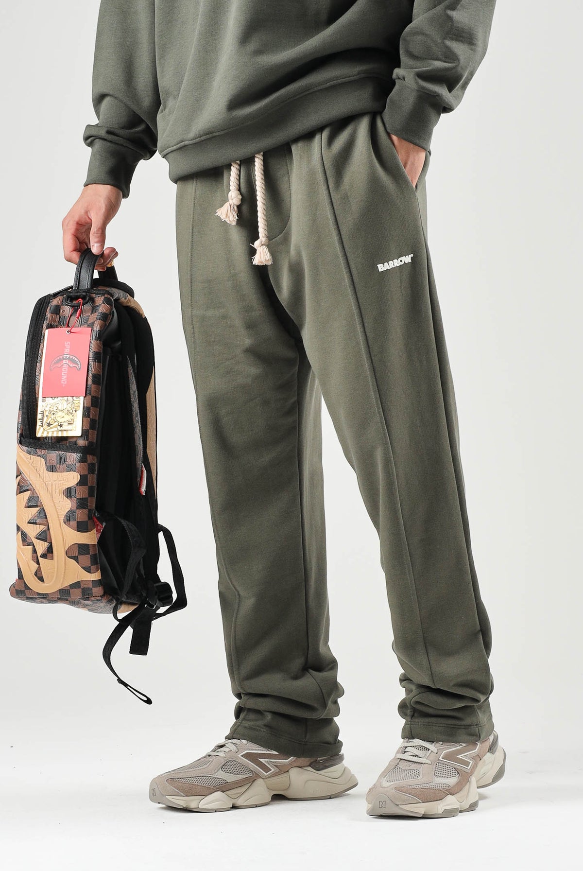 BARROW Pantaloni verde militare per uomo e donna con coulisse in vita e tasche laterali F6BWUAFP018 082 BARROW