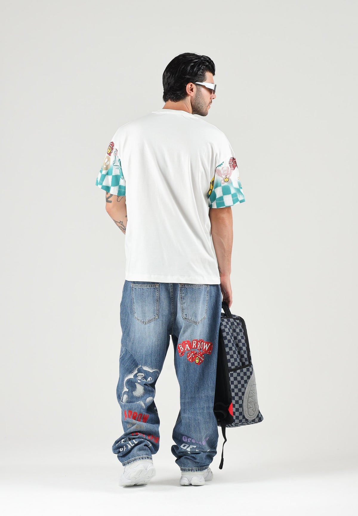 BARROW T-shirt off white per uomo e donna con stampa grafica check e loghi multicolor. F6BWUATH072 002 BARROW