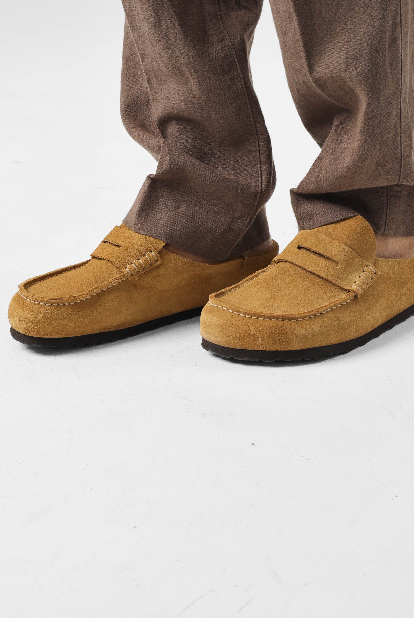 BIRKENSTOCK Mocassino NAPLES WRAPPED Sabot, cork-brown marrone chiaro da uomo in pelle scamosciata<BR/> 1033127 . BIRKENSTOCK