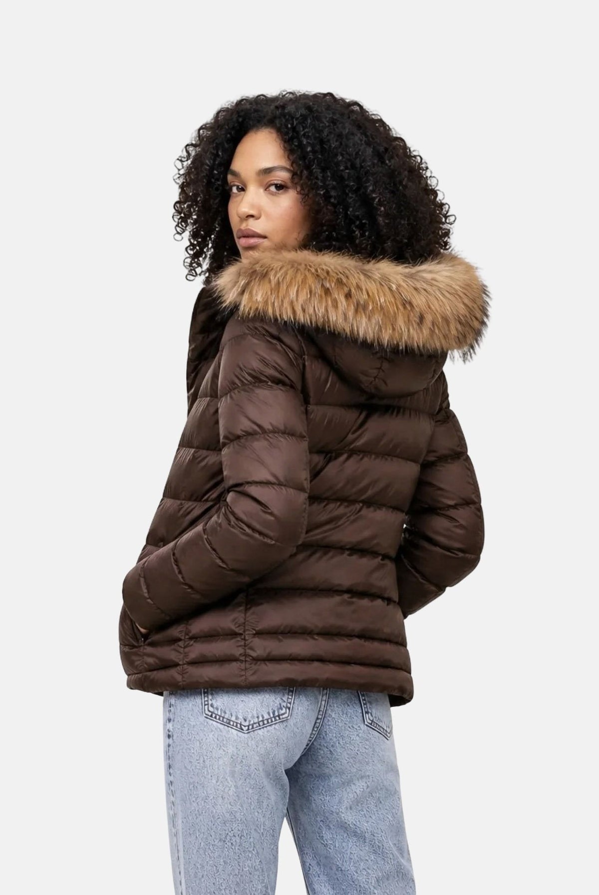 BLAUER piumino corto ARCADIA marrone cioccolato da donna in nylon lucido, con piuma d'anatra, cappuccio con pelliccia removibile e fodera beige. 26WBLDC03038-006047 30BEI BLAUER