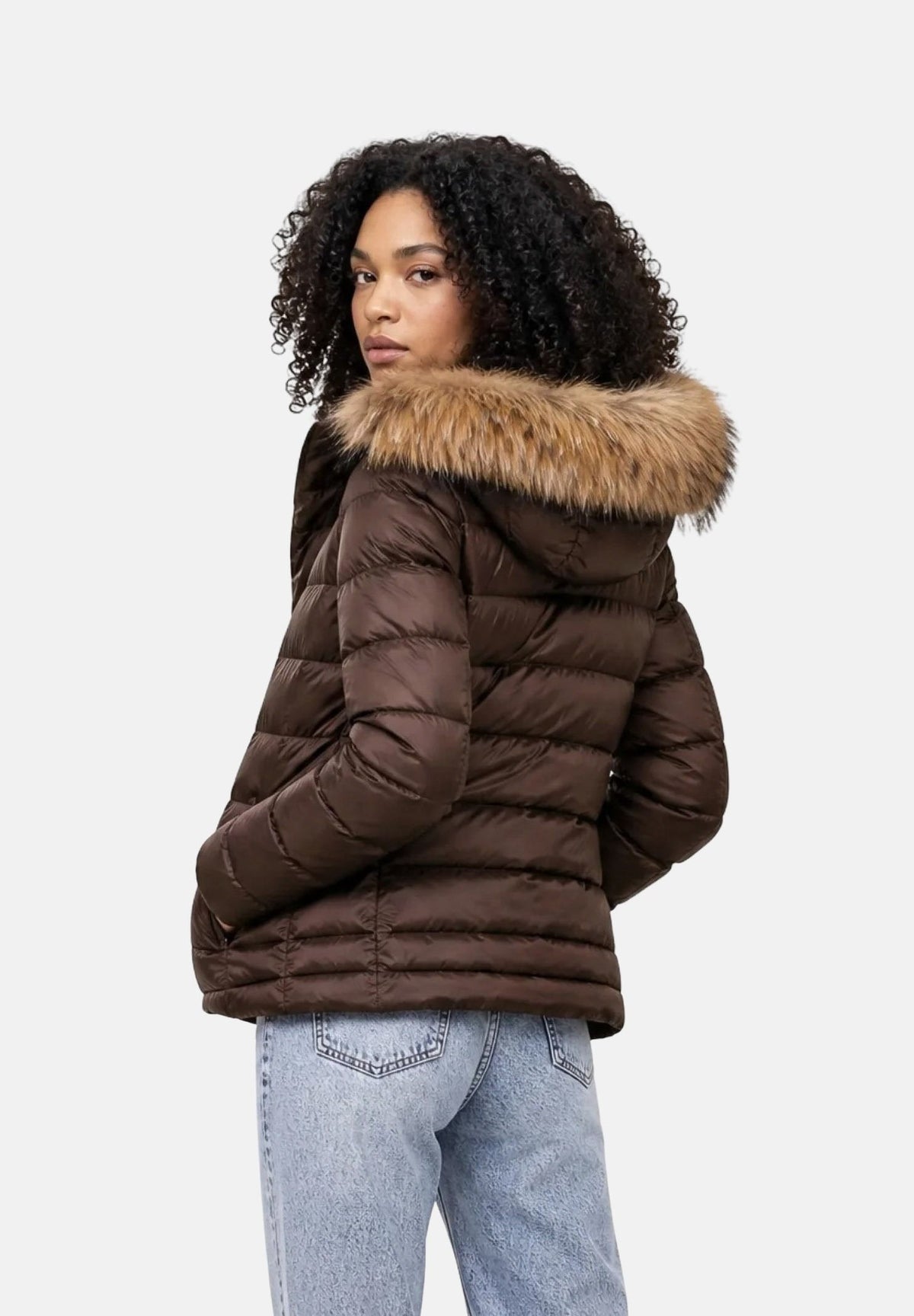 BLAUER piumino corto ARCADIA marrone cioccolato da donna in nylon lucido, con piuma d'anatra, cappuccio con pelliccia removibile e fodera beige. 26WBLDC03038-006047 30BEI BLAUER