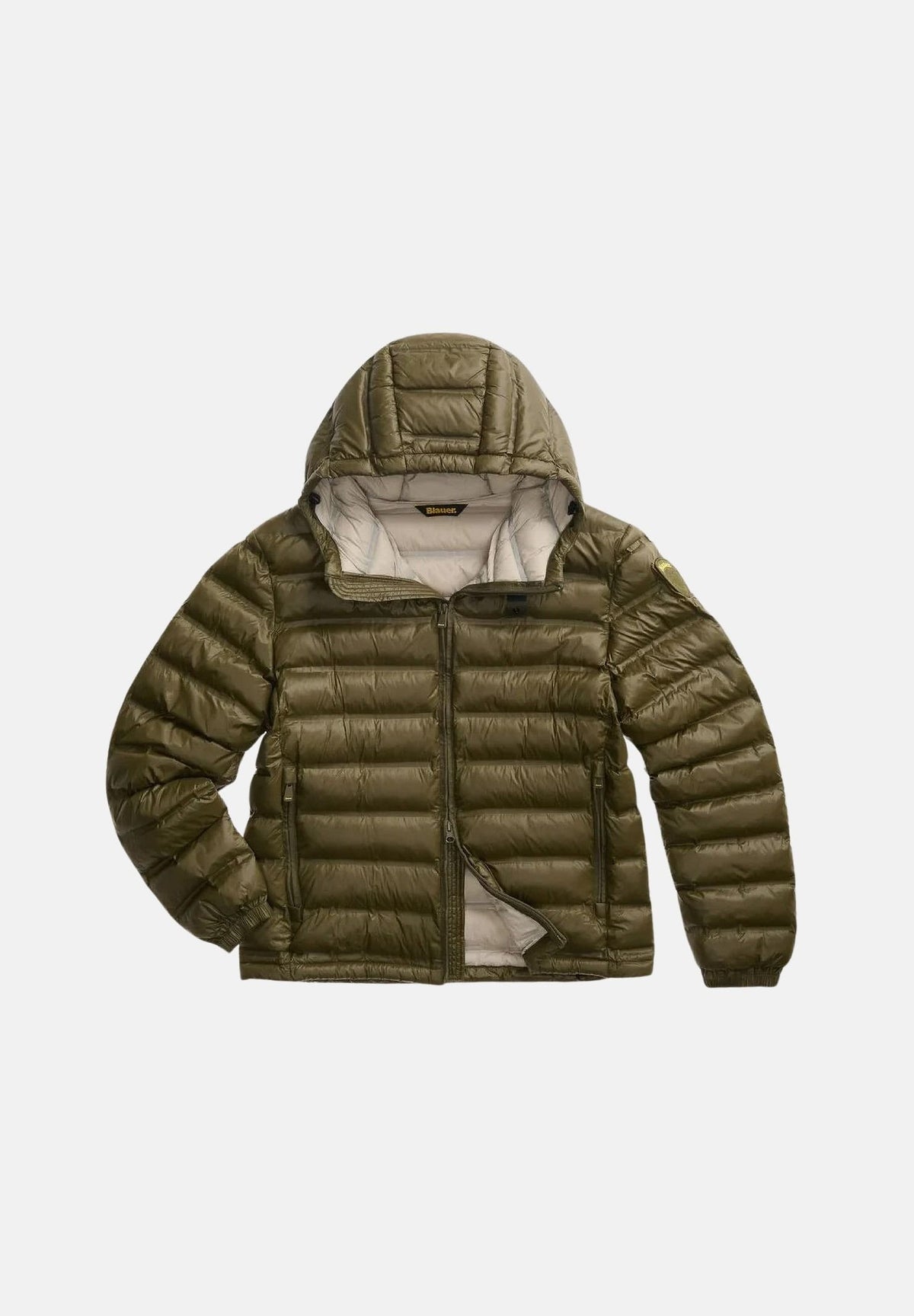 BLAUER Piumino corto CHARLES Dark Olive Inside Mist Grey verde oliva scuro da uomo, in nylon tecnico con imbottitura sintetica Repreve®, cappuccio fisso, trapuntatura orizzontale, chiusura frontale con zip e fodera grigio nebbia a contrasto. 26WBLUC02218-007284 659EB BLAUER