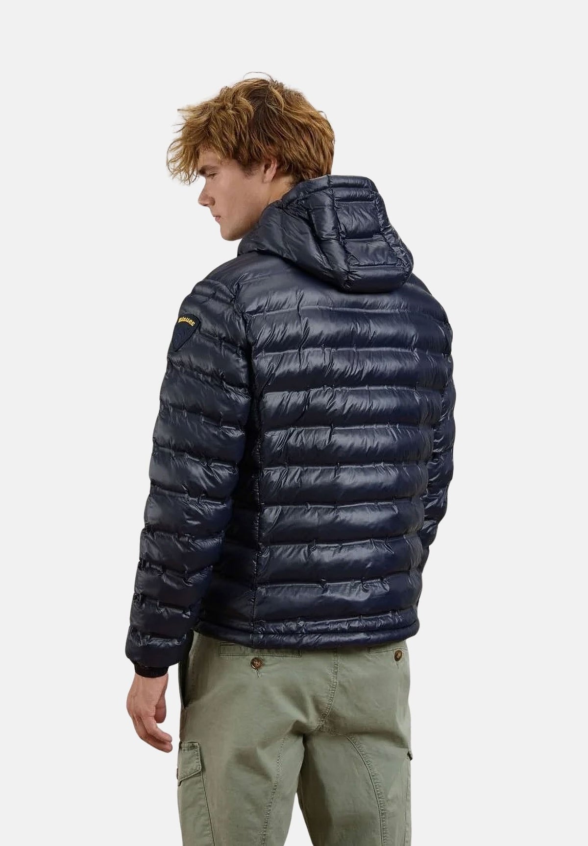 BLAUER Giubbotto CHARLES Blu Int. Blue 80J blu navy scuro con interno azzurro da uomo in tessuto tecnico con imbottitura sintetica Repreve®, cappuccio fisso, zip frontale integrale, cuciture termosaldate orizzontali, tasche laterali con zip e fondo 26WBLUC02218-007284 888UB BLAUER