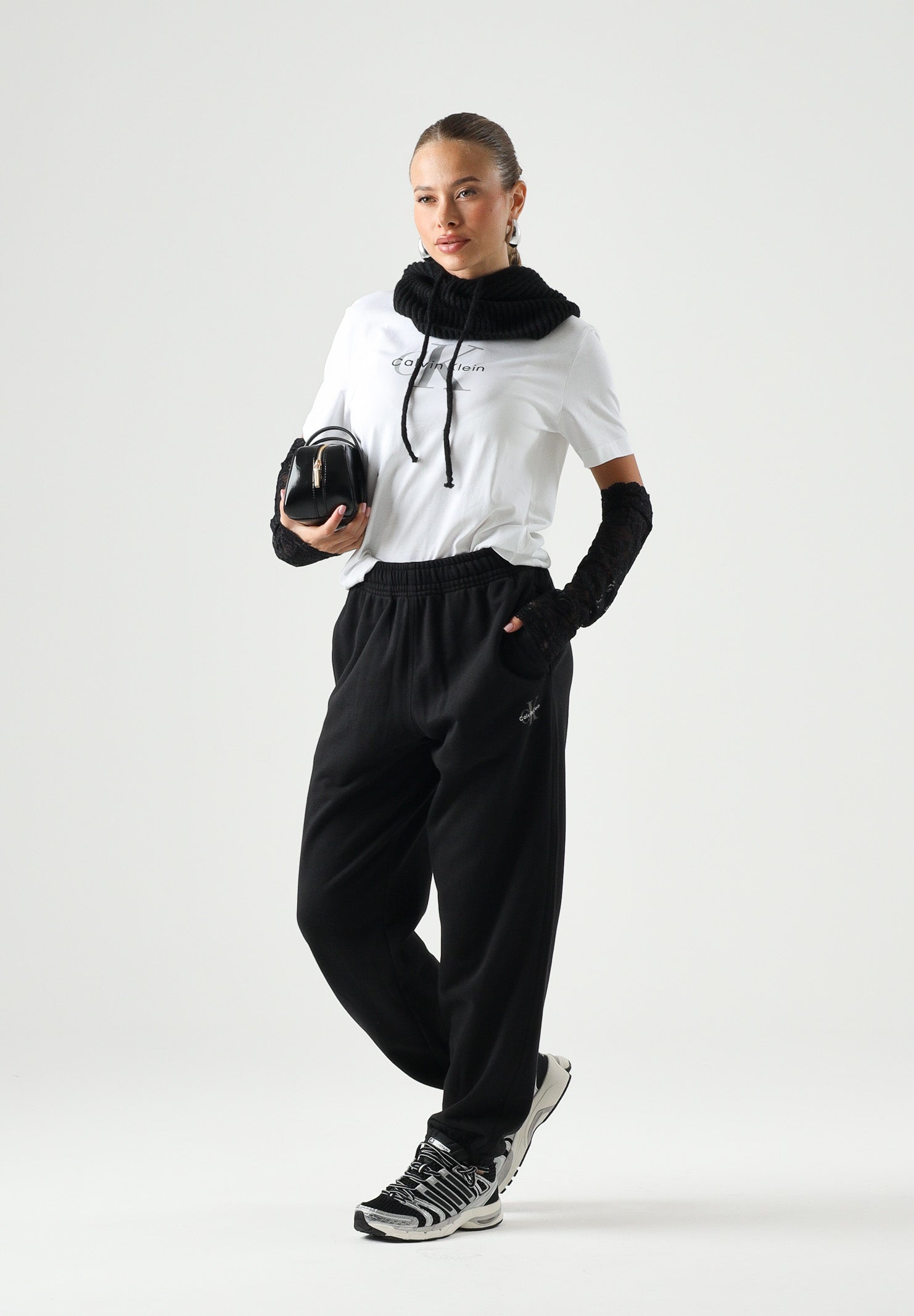 CALVIN KLEIN Pantaloni MONOLOGO FRENCH TERRY jogger nero da donna con logo CK laterale tono su tono<BR/> LV047B235G UB1 CALVIN KLEIN