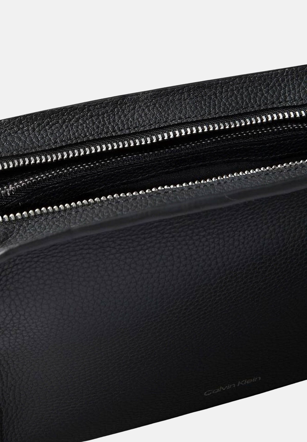 CALVIN KLEIN Pochette nera per uomo e donna con tracolla regolabile in pelle martellata LV04D1153G UB1 CALVIN KLEIN