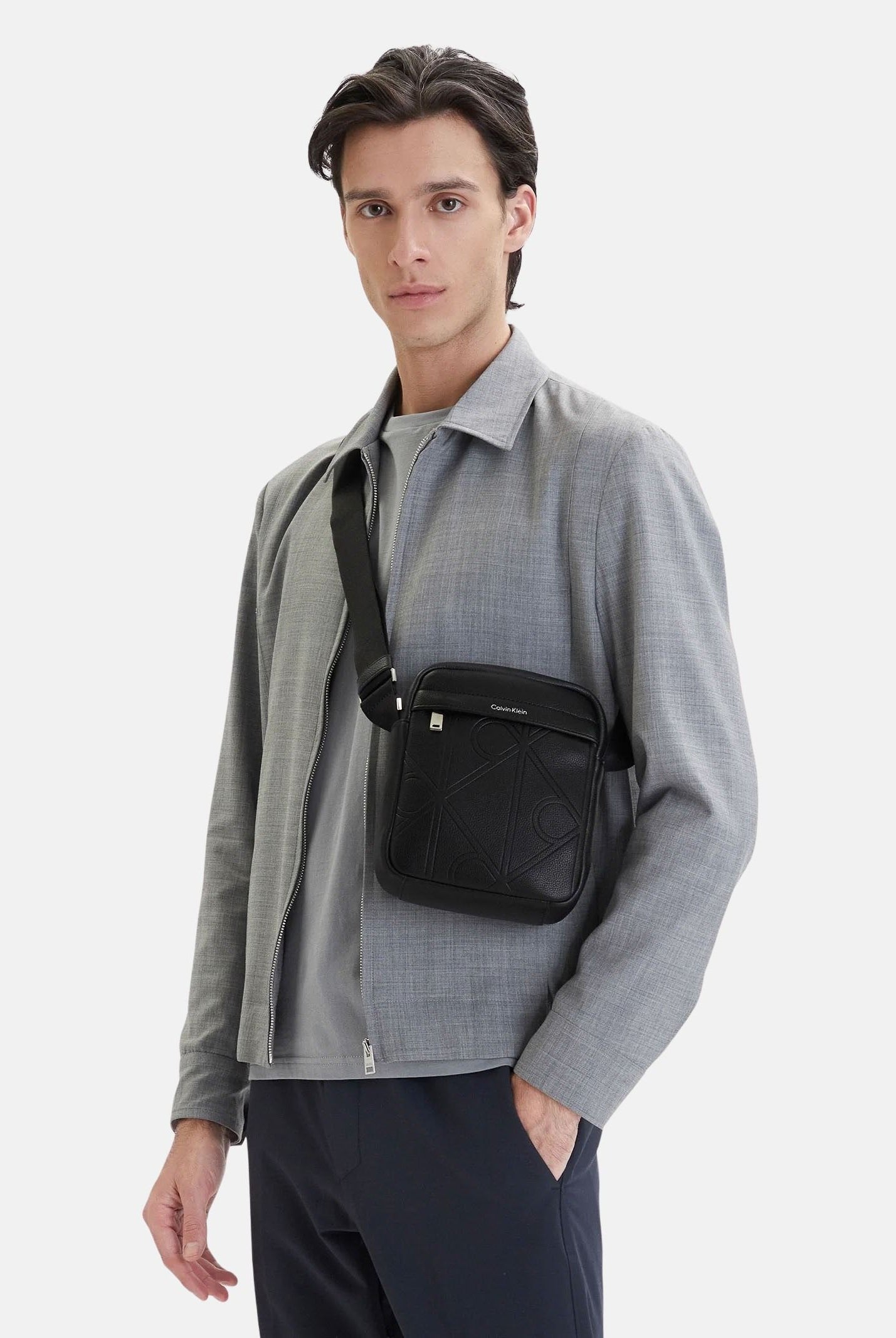 CALVIN KLEIN borsa a tracolla Emblem AOP Emboss Reporter colore black, nero, uomo LV04D3331G UB1 CALVIN KLEIN