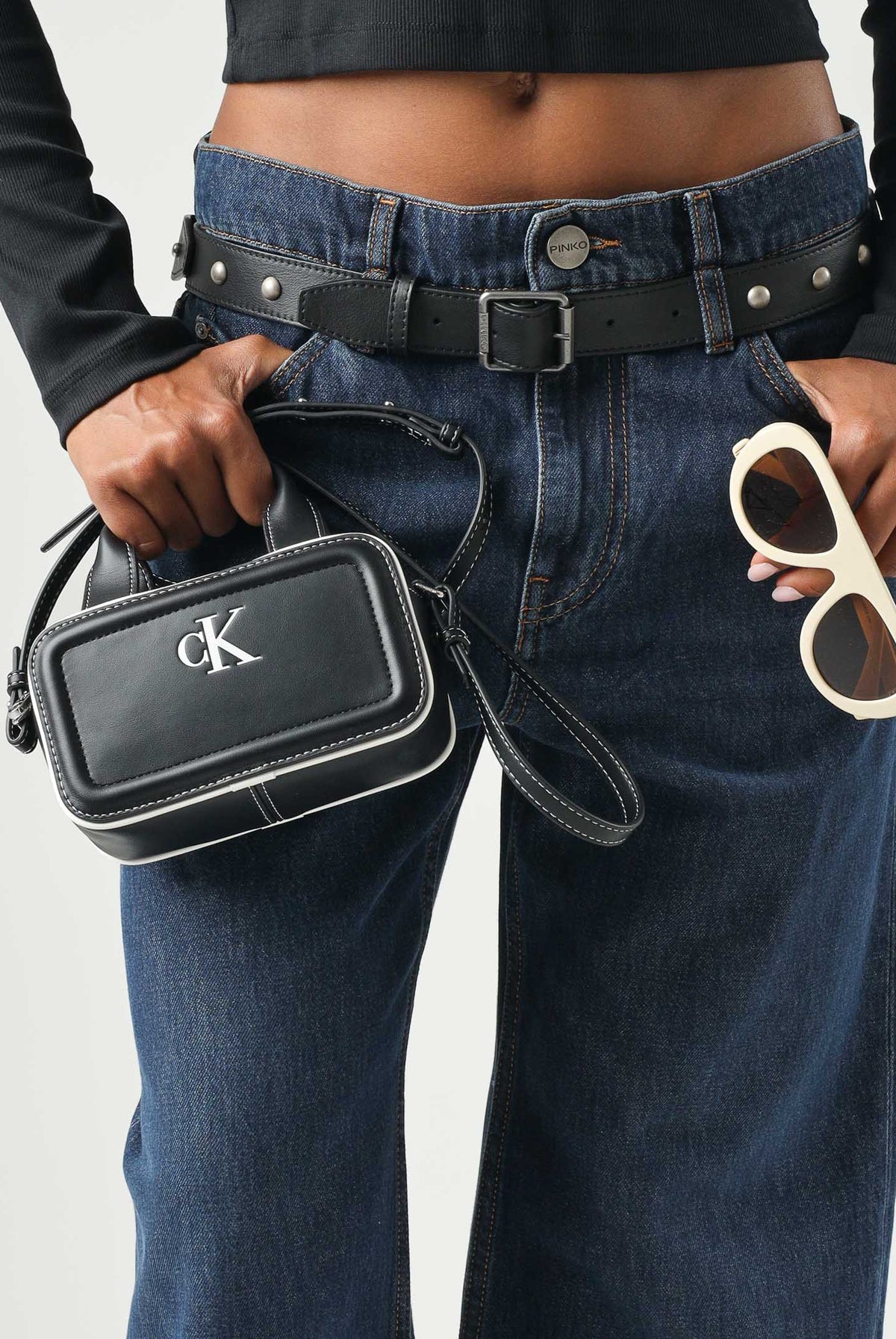 CALVIN KLEIN Borsa mini a tracolla Contrast CK Mini Bauletto nero da donna LV04F1257G UB1 CALVIN KLEIN