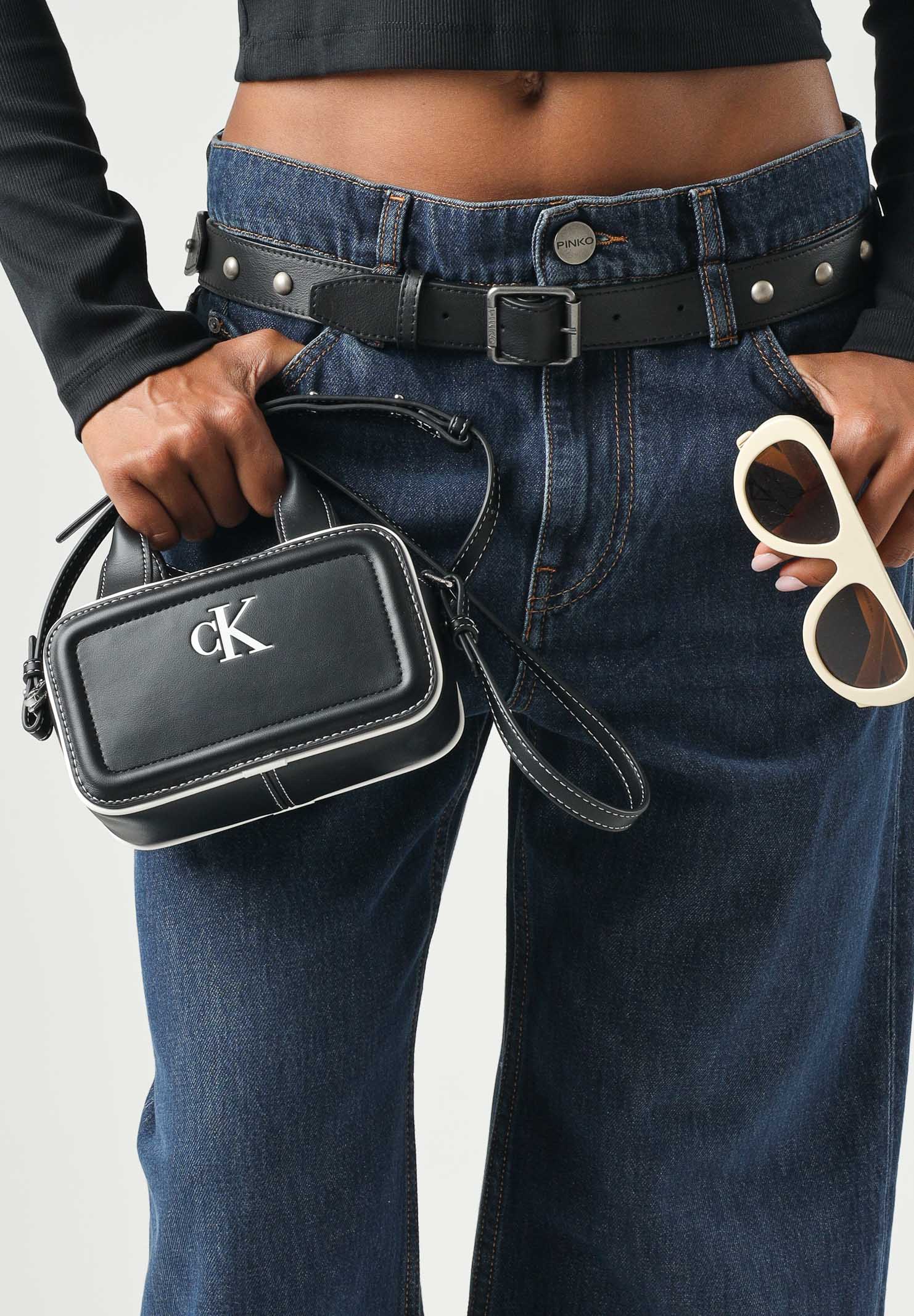 CALVIN KLEIN borsa mini a tracolla Contrast CK Mini Bauletto Bag, Black nero donna. LV04F1257G UB1 CALVIN KLEIN