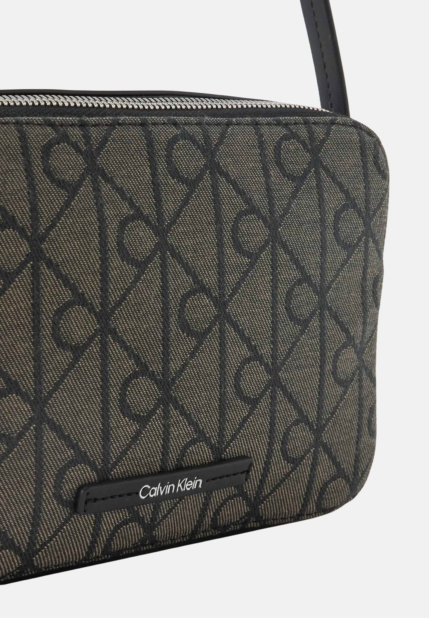 CALVIN KLEIN Borsa a tracolla Emblem Jacquard Camera Bag colore Lotus Beige-Black, beige e nero da donna LV04F3533G 7UL CALVIN KLEIN