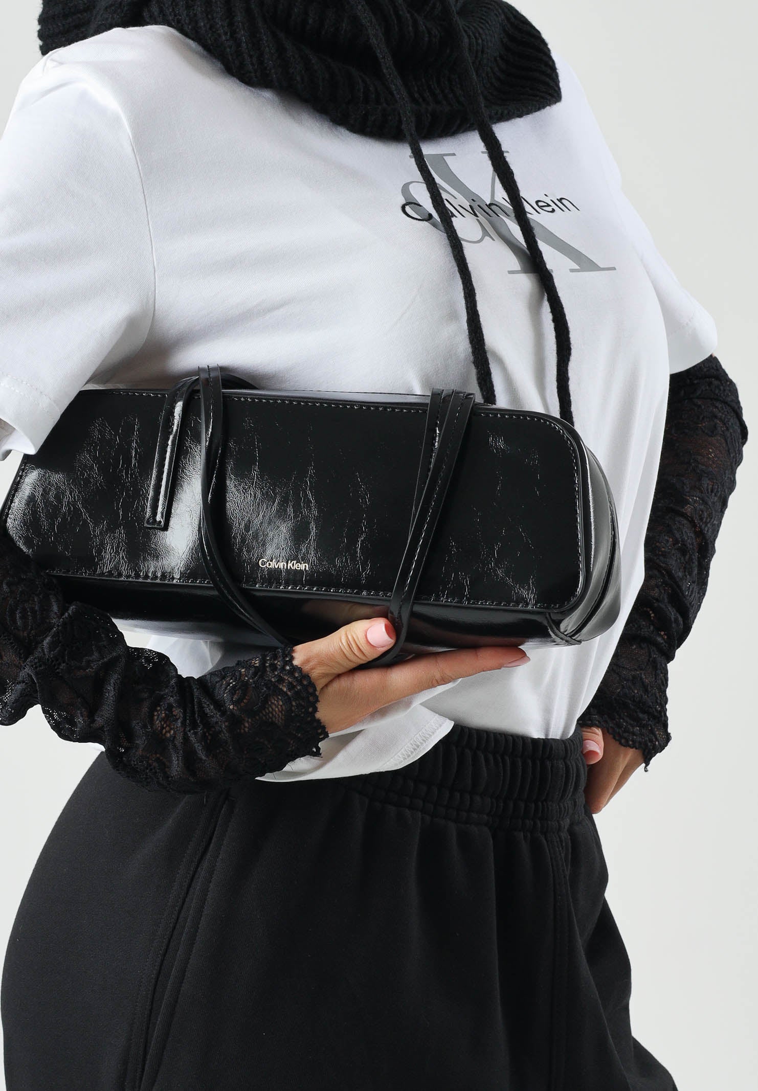 CALVIN KLEIN borsa a spalla Foil Logo Glossy Bauletto, colore UB1 Black LV04F3638G UB1 CALVIN KLEIN