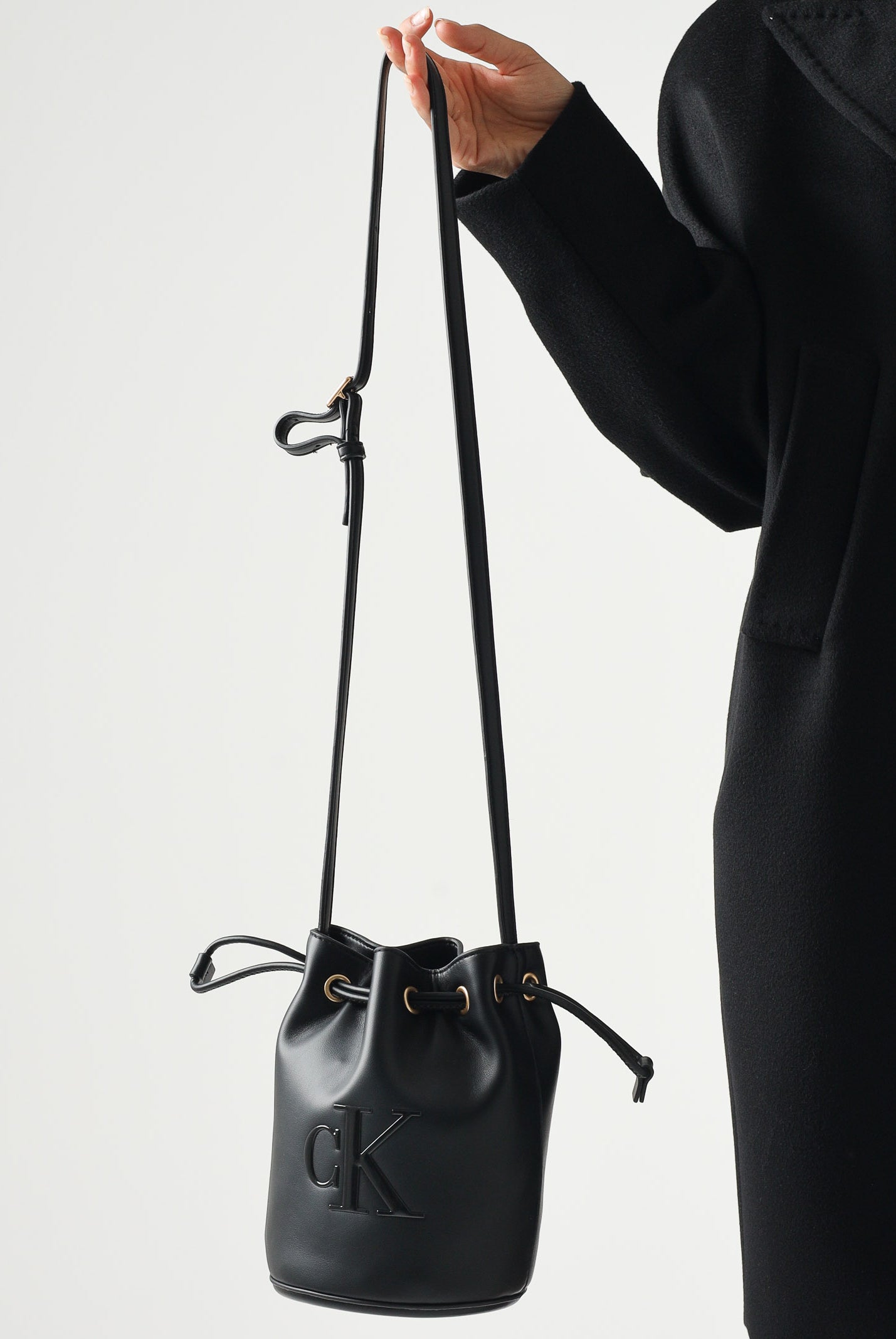 CALVIN KLEIN Borsa a secchiello piccola con monogramma da donna LV04F3640G UB1 CALVIN KLEIN