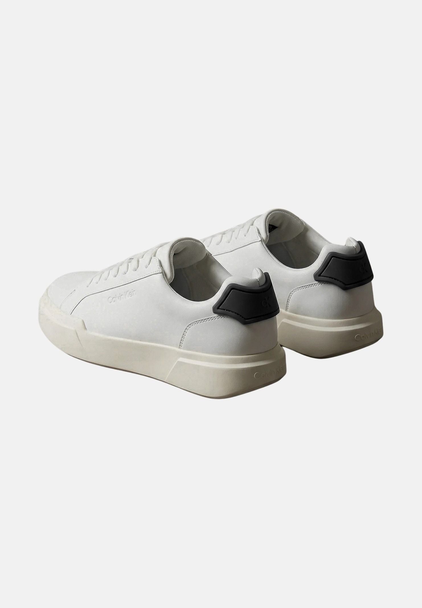 CALVIN KLEIN JEANS Sneakers CHUNKY CUPSOLE bianche e nere da uomo con dettagli a contrasto. HM0HM02206 01W CALVIN KLEIN JEANS