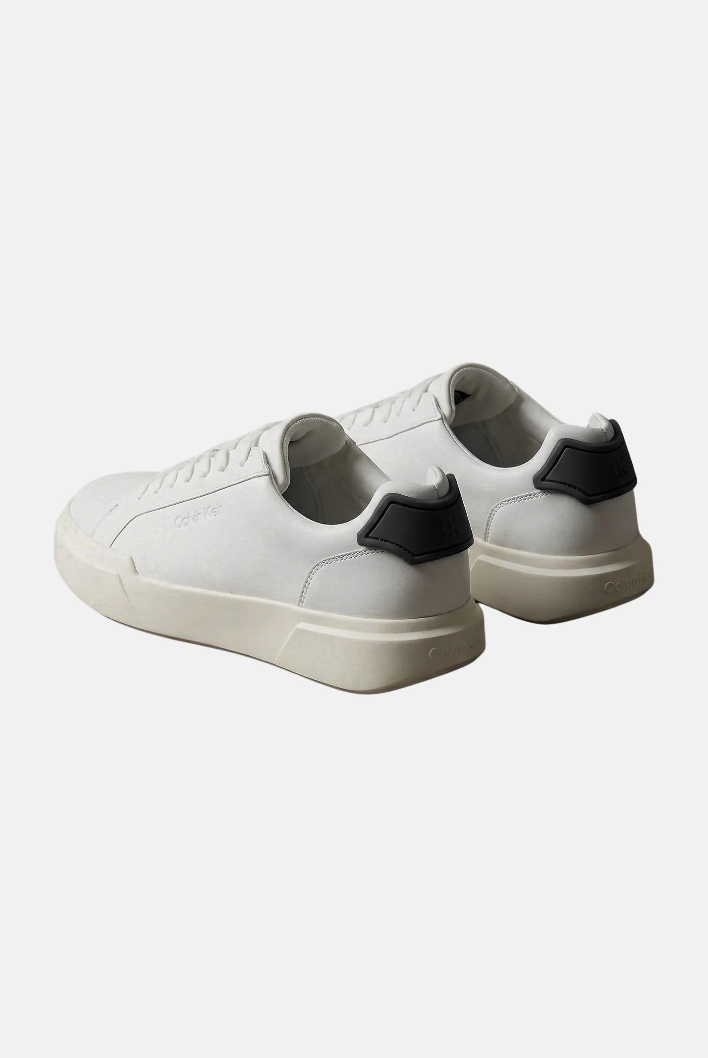 CALVIN KLEIN JEANS Sneakers CHUNKY CUPSOLE bianche e nere da uomo con dettagli a contrasto. HM0HM02206 01W CALVIN KLEIN JEANS