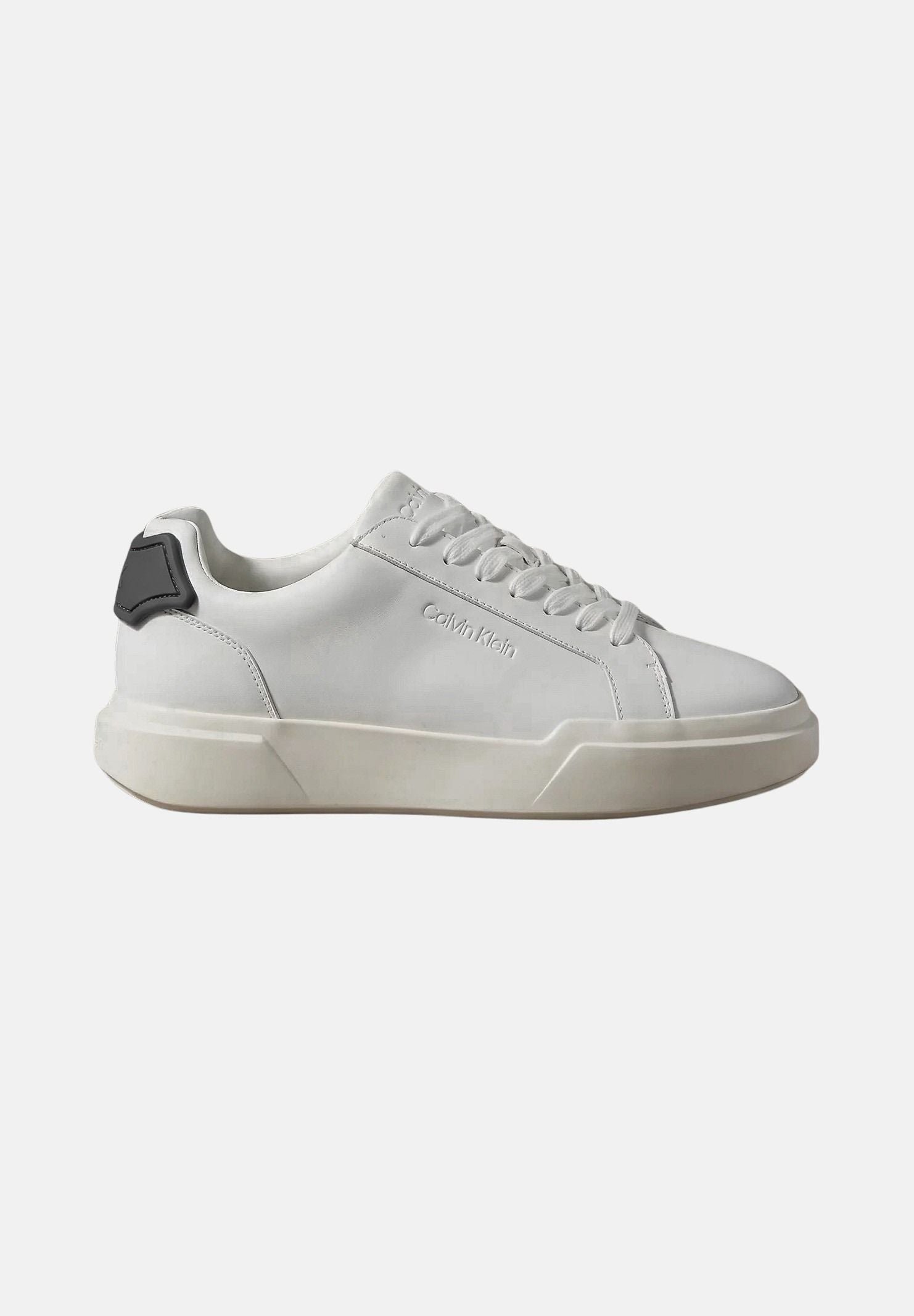 CALVIN KLEIN JEANS Sneakers CHUNKY CUPSOLE bianche e nere da uomo con dettagli a contrasto. HM0HM02206 01W CALVIN KLEIN JEANS