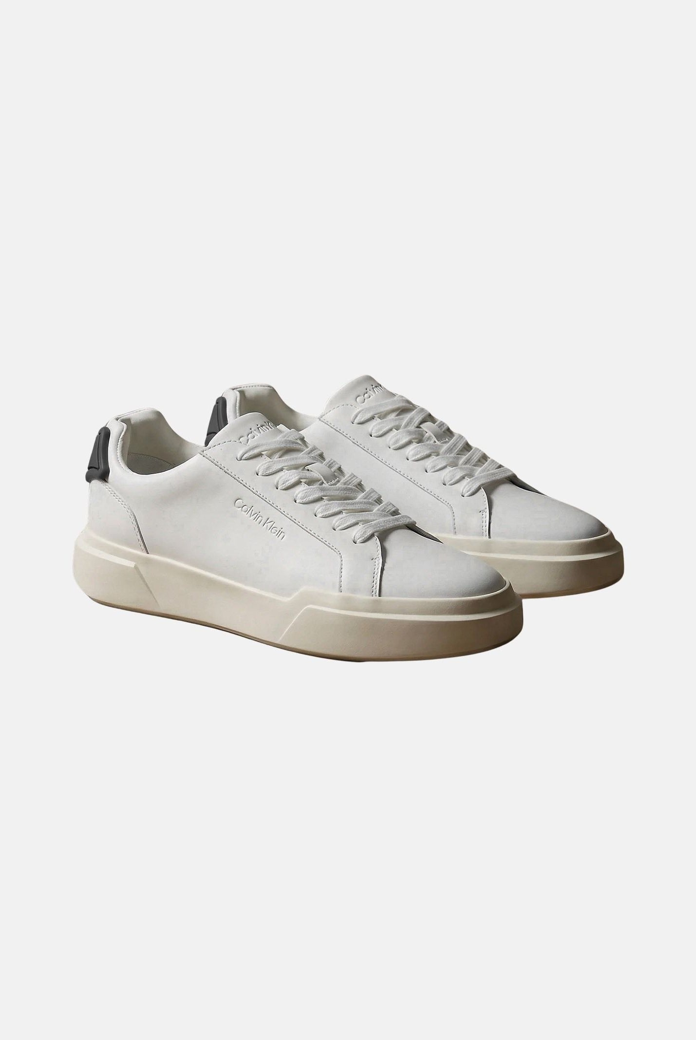 CALVIN KLEIN JEANS Sneakers CHUNKY CUPSOLE bianche e nere da uomo con dettagli a contrasto. HM0HM02206 01W CALVIN KLEIN JEANS