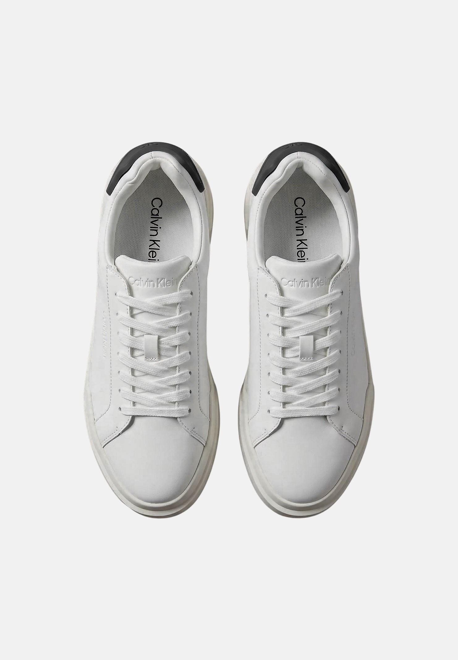 CALVIN KLEIN JEANS Sneakers CHUNKY CUPSOLE bianche e nere da uomo con dettagli a contrasto. HM0HM02206 01W CALVIN KLEIN JEANS
