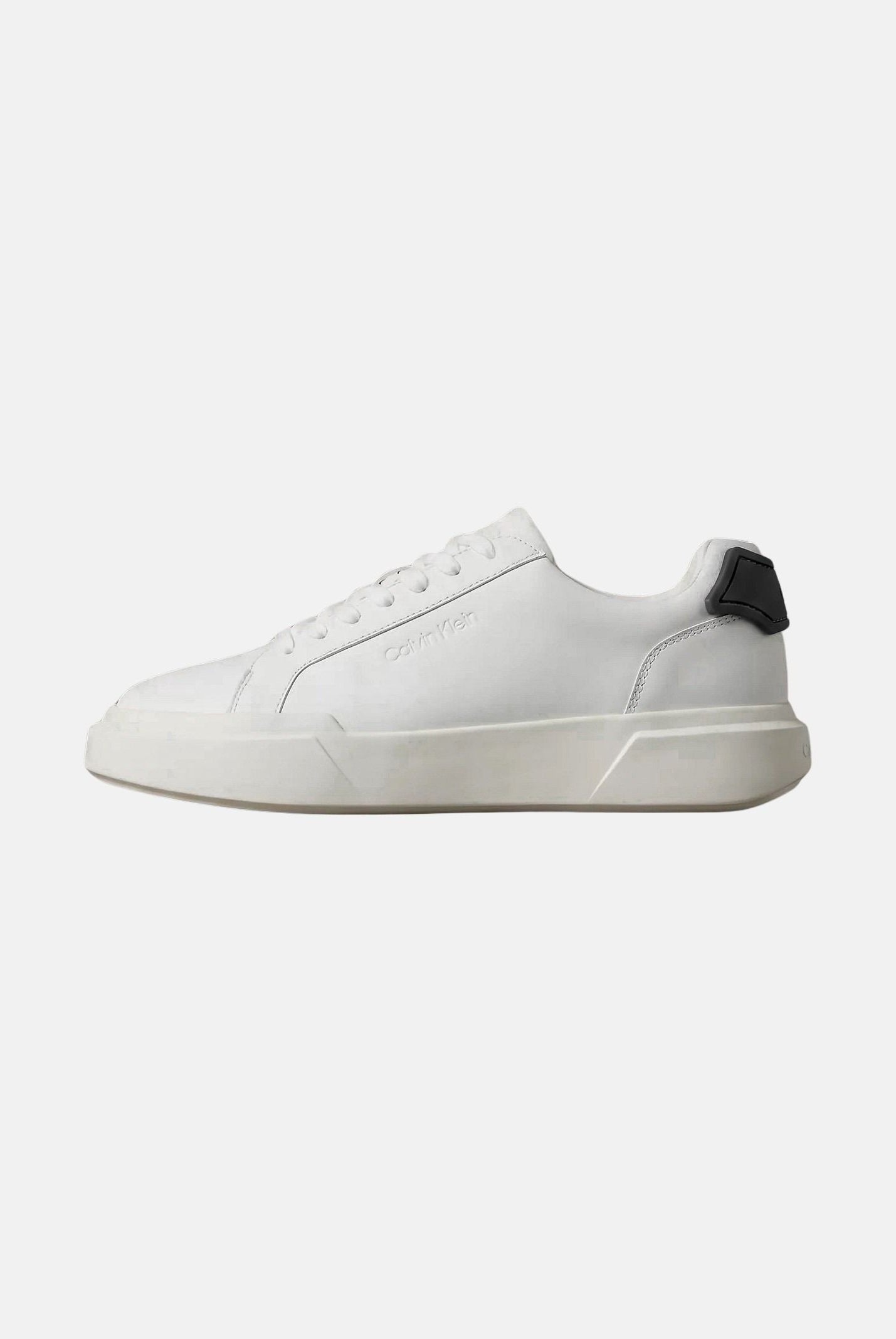 CALVIN KLEIN JEANS Sneakers CHUNKY CUPSOLE bianche e nere da uomo con dettagli a contrasto. HM0HM02206 01W CALVIN KLEIN JEANS