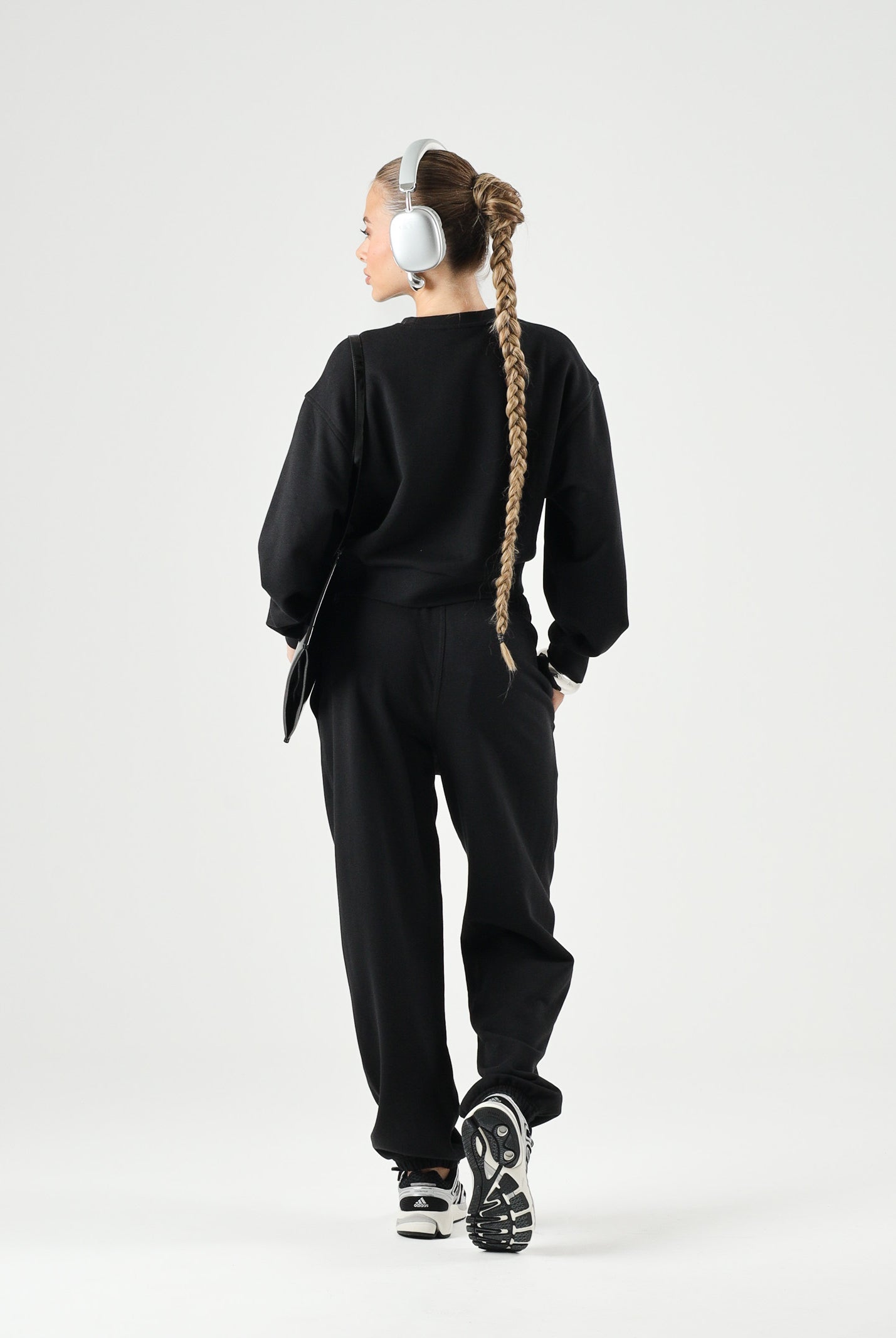 CALVIN KLEIN JEANS Felpa FRENCH TERRY, nera, da donna con logo CK minimal<BR/> LV047C911G UB1 CALVIN KLEIN JEANS