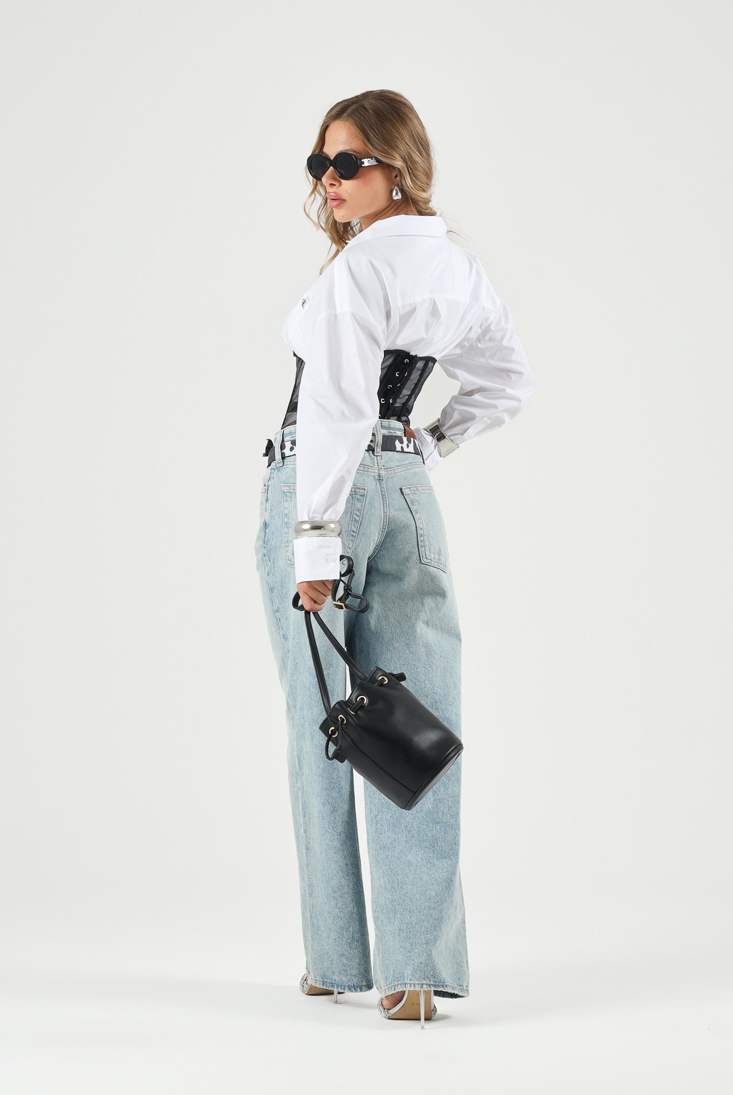 CALVIN KLEIN JEANS Camicia BRILLIANT bianco, da donna con logo ricamato sul petto<BR/> LV047F104G YAA CALVIN KLEIN JEANS