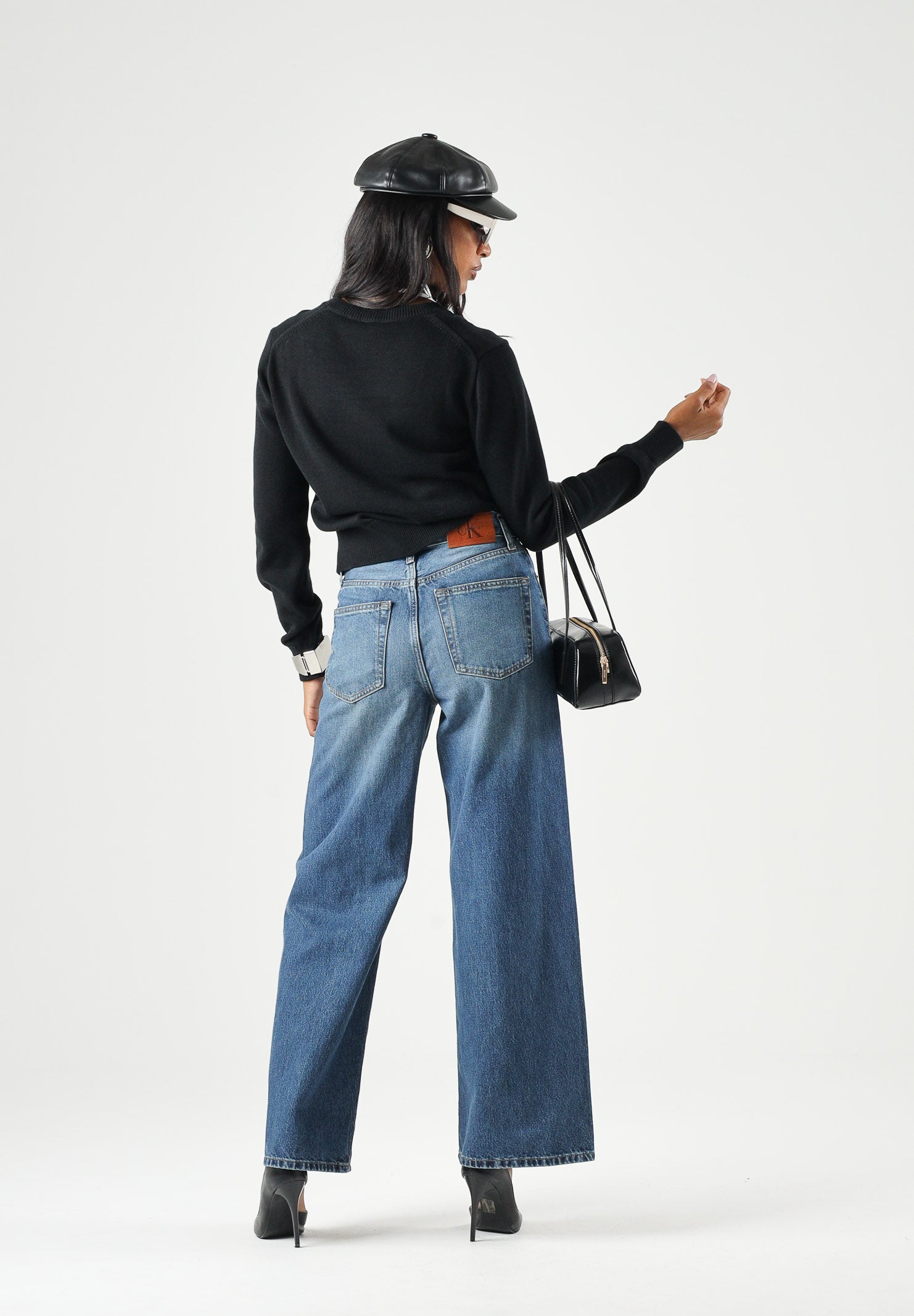 CALVIN KLEIN JEANS Maglia LOGO OUTLINE, nero da donna <BR/> LV047G322G UB1 CALVIN KLEIN JEANS