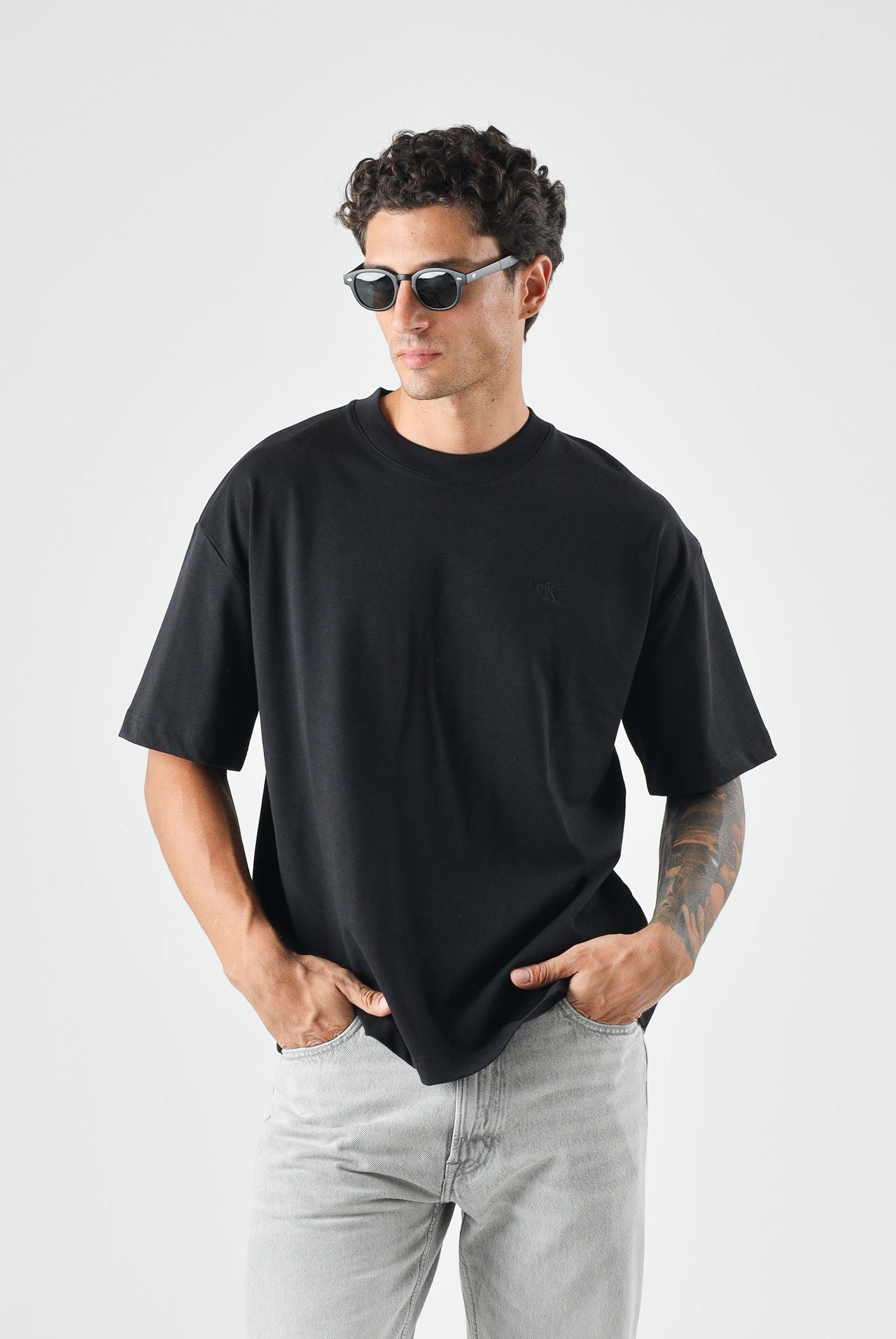 CALVIN KLEIN JEANS T-shirt EMBOSSED colore Black, nero, da uomo. LV04RAB806 UB1 CALVIN KLEIN JEANS
