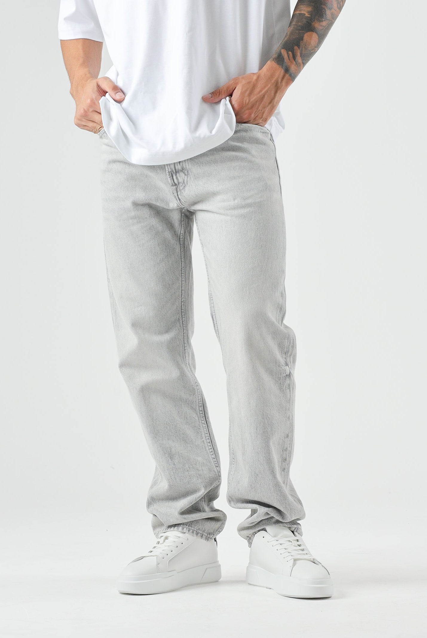CALVIN KLEIN JEANS Jeans STANDARD STRAIGHT colore Gravel Rock, da uomo. LV04RF797G X32 CALVIN KLEIN JEANS