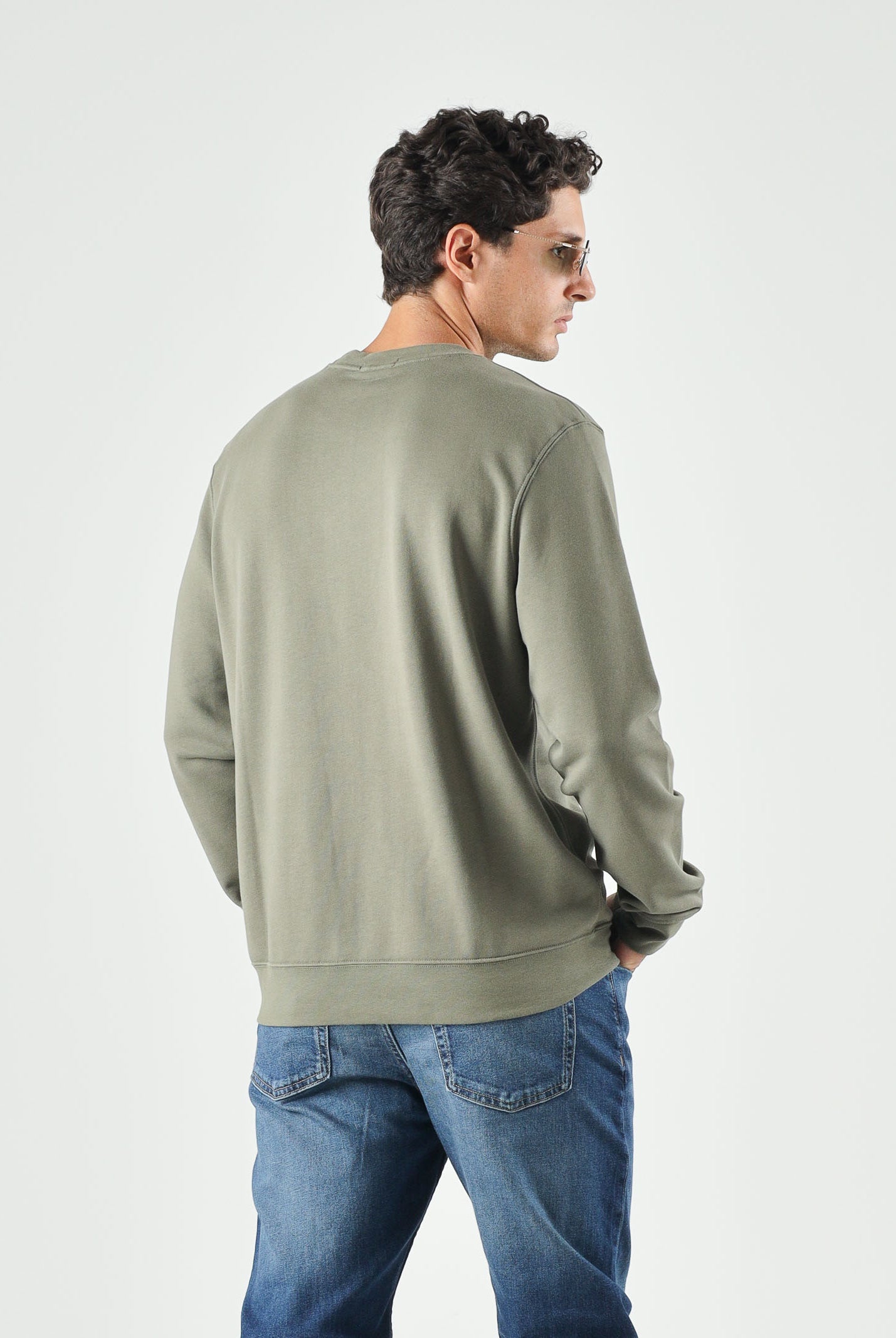 CALVIN KLEIN JEANS Felpa girocollo Dusty Olive, verde oliva, da uomo con patch logo e motivo in tinta unita. LV04RG268G LDY CALVIN KLEIN JEANS