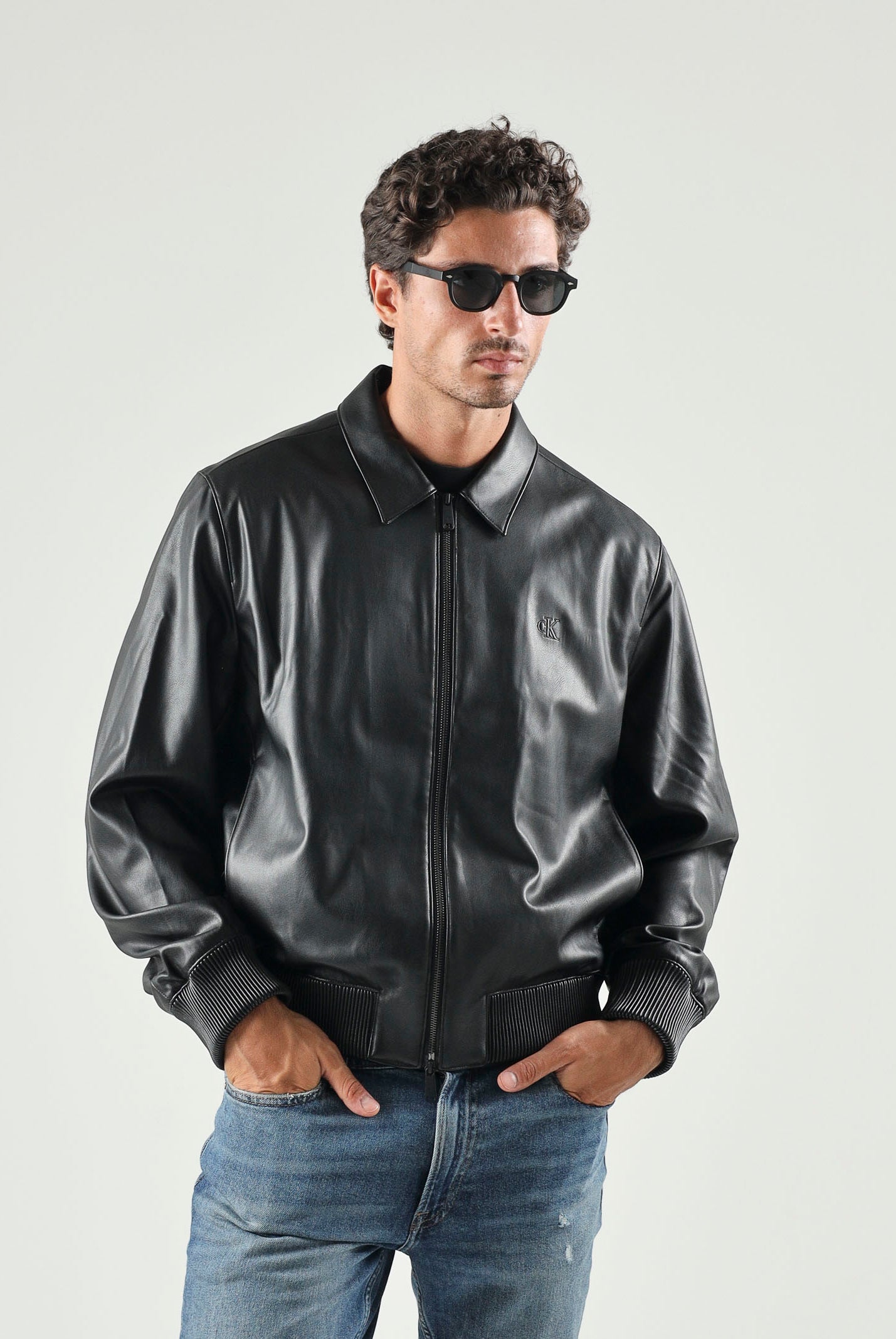 CALVIN KLEIN JEANS Giubbotto LS FAUX LEATHER nero da uomo in tinta unita effetto pelle. LV04RG406G UB1 CALVIN KLEIN JEANS
