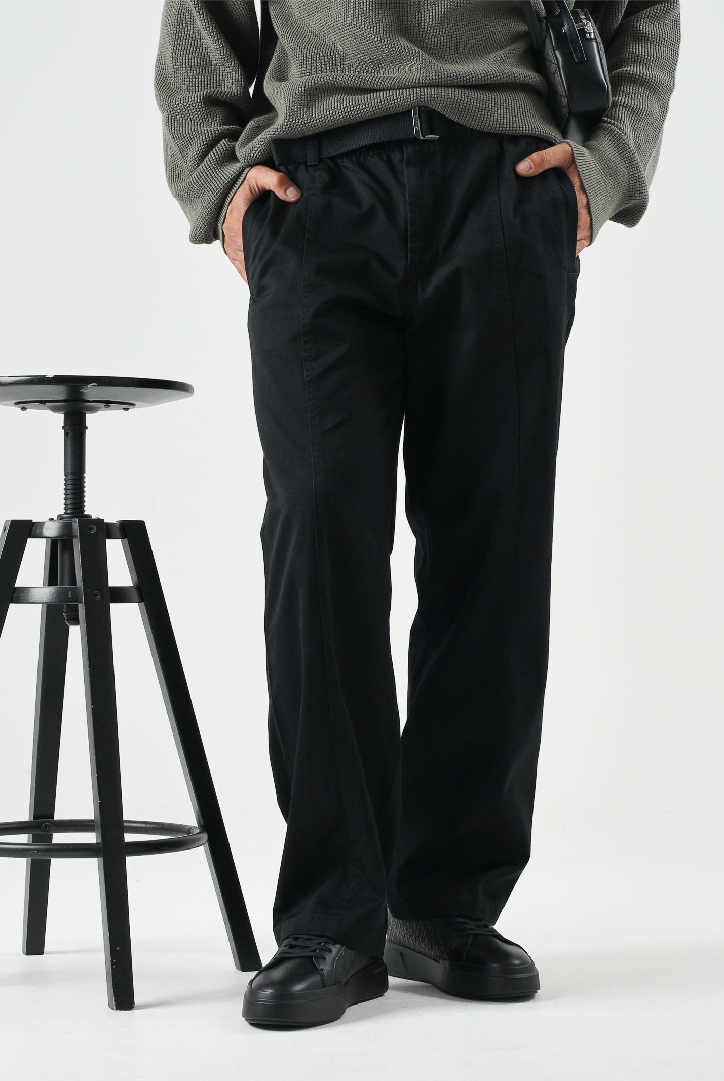 CALVIN KLEIN JEANS Pantaloni baggy in twill di cotone colore Black, nero, da uomo. LV04RG615G UB1 CALVIN KLEIN JEANS