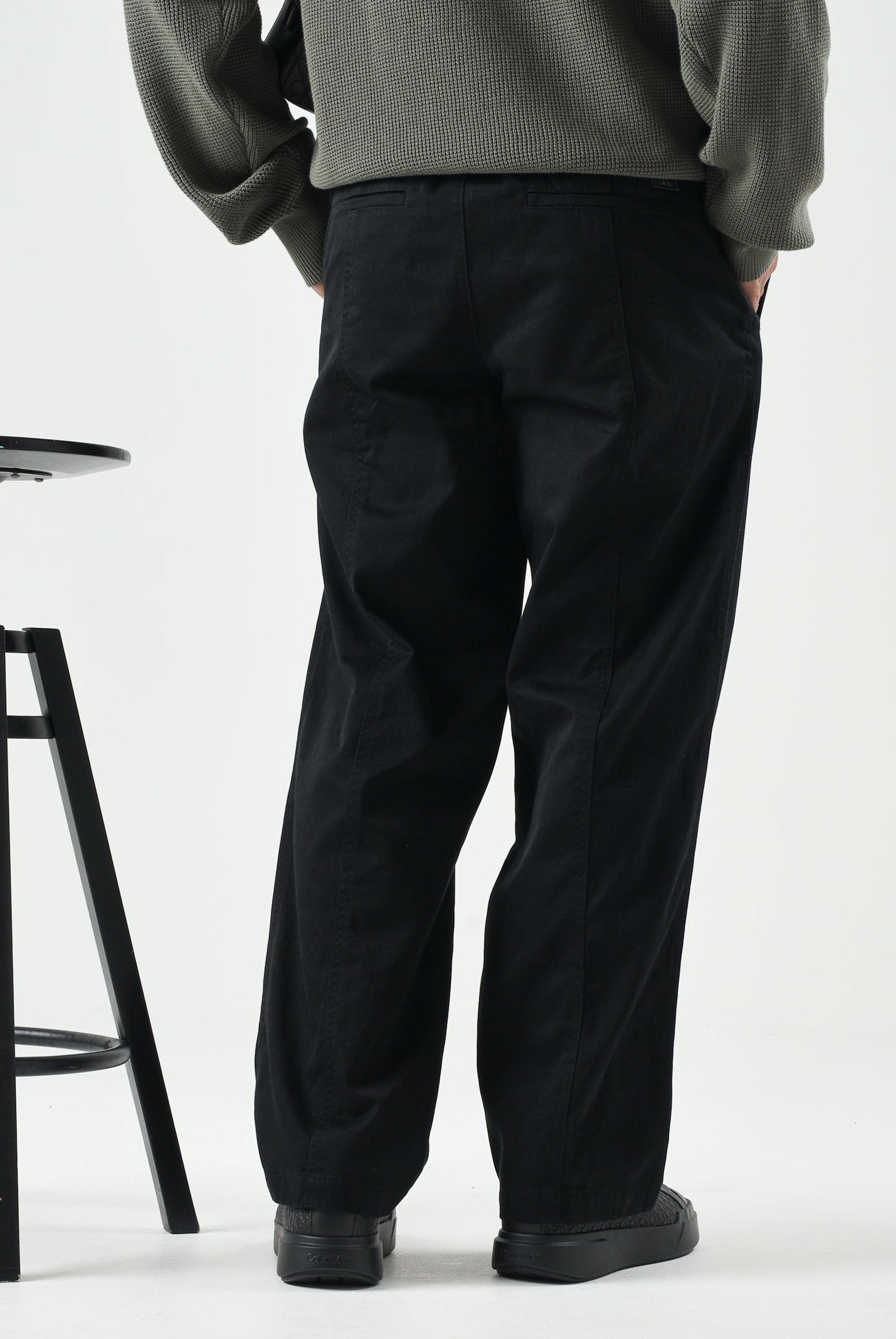 CALVIN KLEIN JEANS Pantaloni baggy in twill di cotone colore Black, nero, da uomo. LV04RG615G UB1 CALVIN KLEIN JEANS