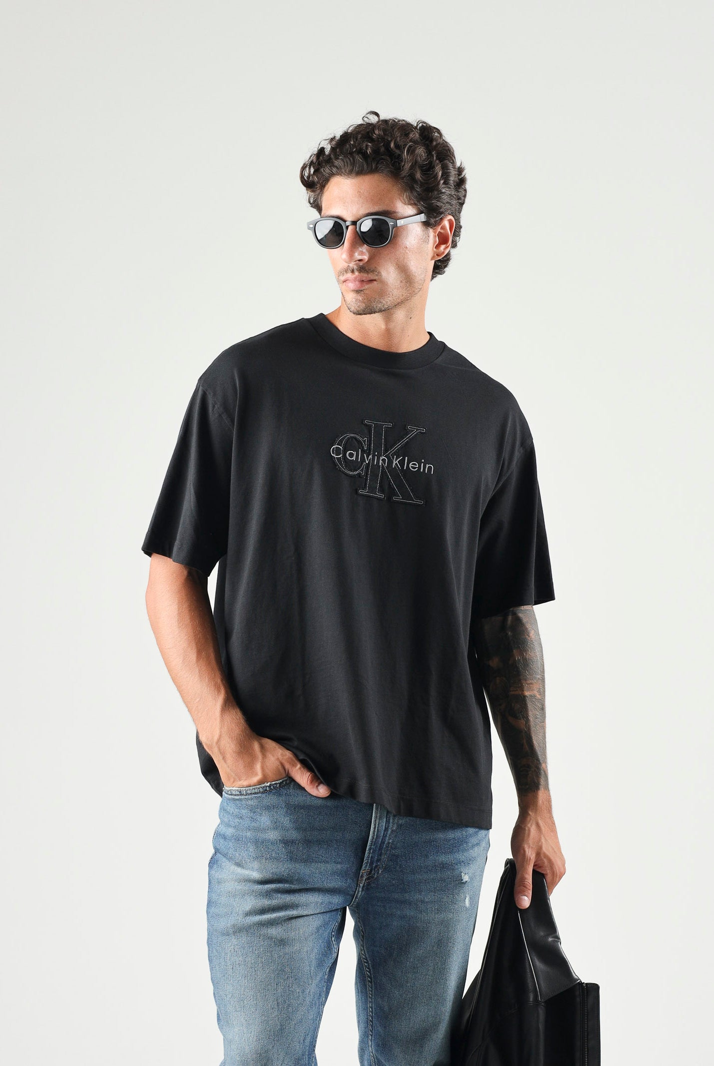 CALVIN KLEIN JEANS T-shirt MONOGRAM nera da uomo con logo centrale LV04RG814G UB1 CALVIN KLEIN JEANS