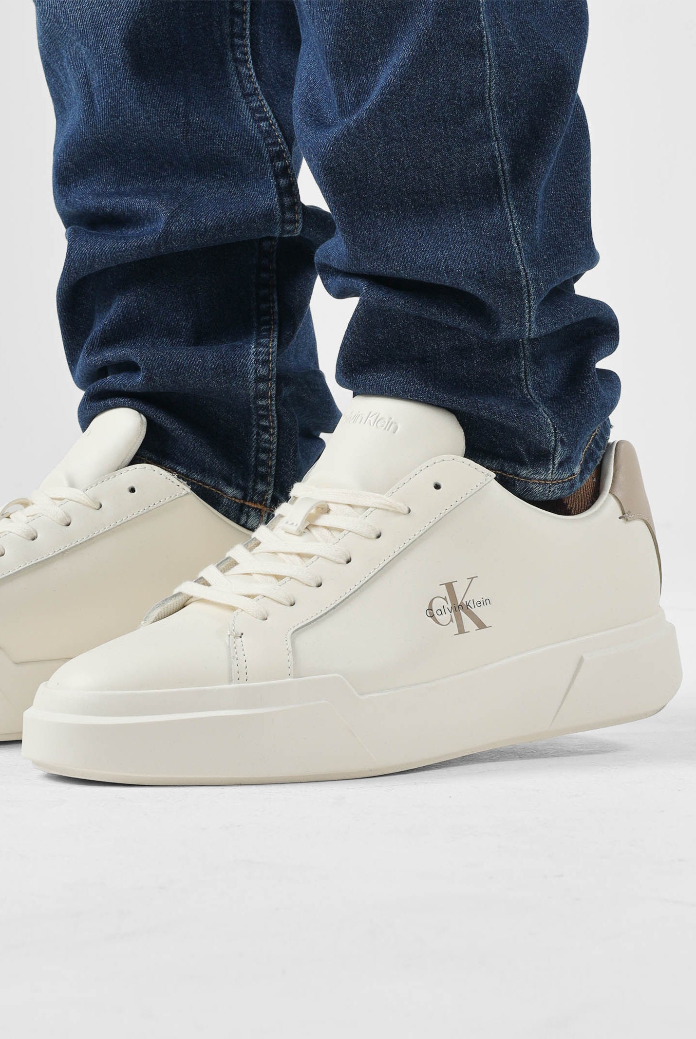 CALVIN KLEIN JEANS Sneakers CHUNKY CUPSOLE marshmallow bianco panna-beige da uomo in pelle liscia bicolore<BR/> YM0YM01344 0LC CALVIN KLEIN JEANS