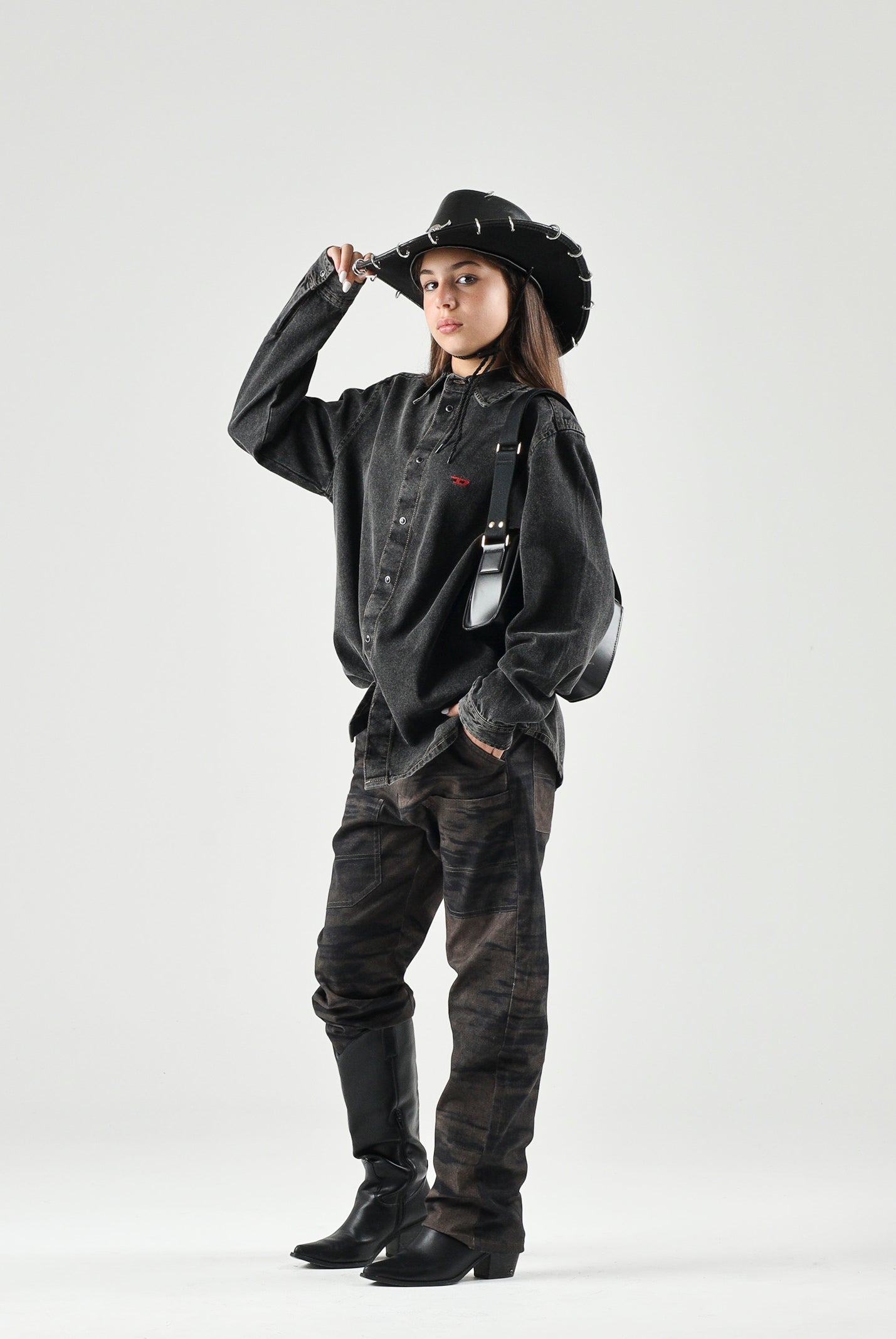DIESEL Camicia di jeans CSIMPLY-OVER nero per donna, ragazzi e bambini con lavaggio sfumato e logo D ricamato. J01330KXBU6 K02 DIESEL