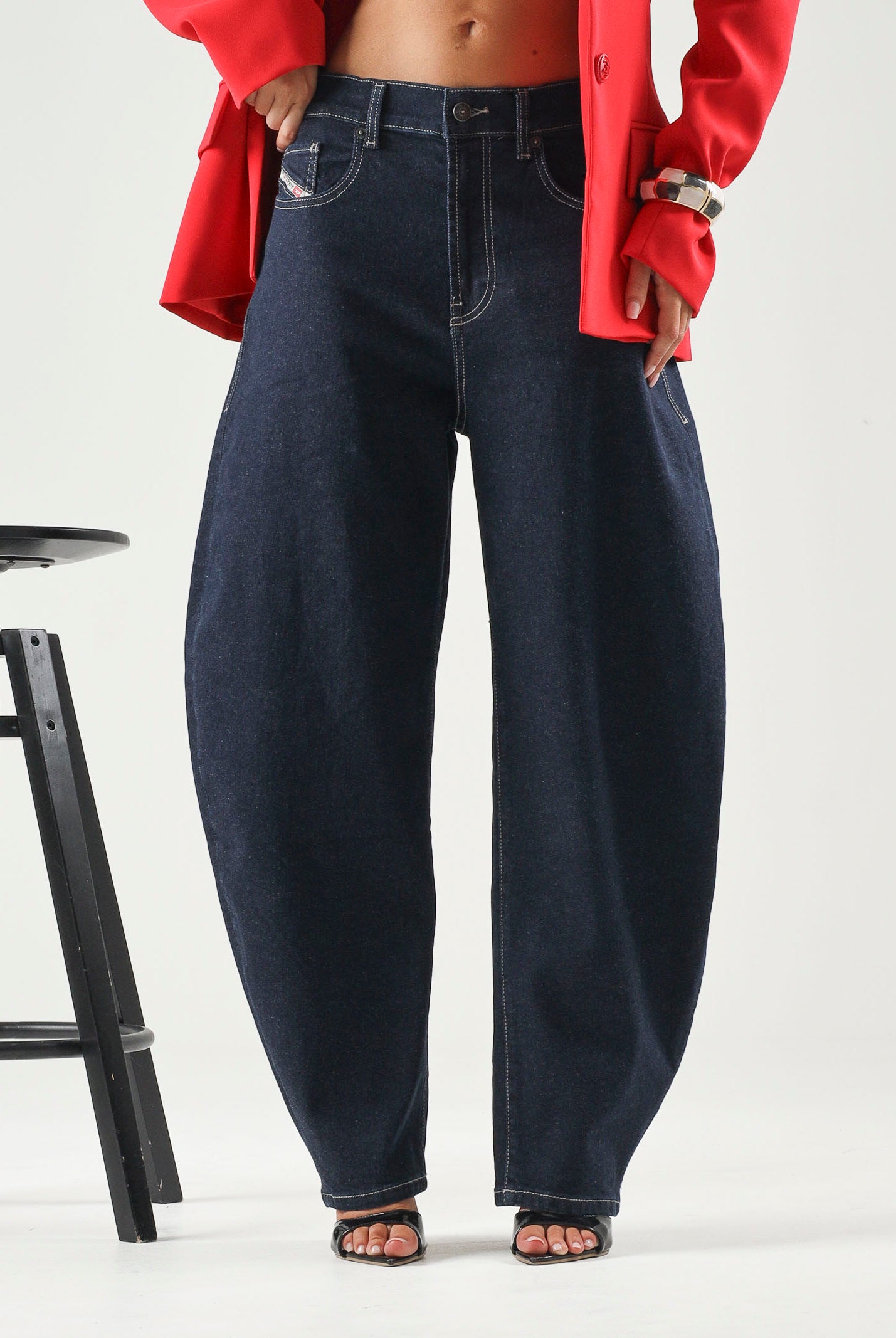 DIESEL Jeans D-MILTY denim blu scuro, per donna, ragazzi e bambini con cuciture a contrasto. J02885KXBUS K01 DIESEL
