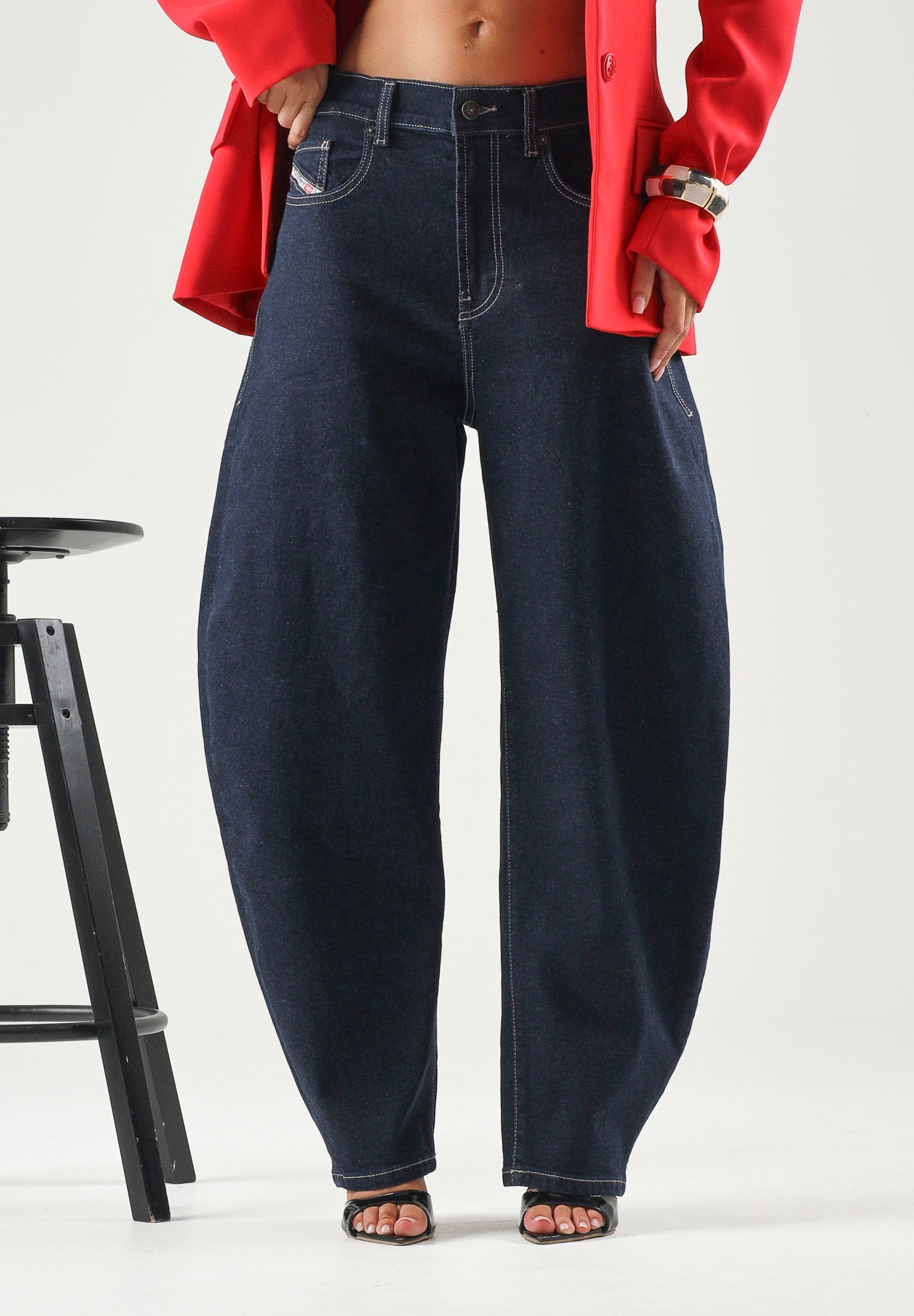 DIESEL Jeans D-MILTY denim blu scuro, per donna, ragazzi e bambini con cuciture a contrasto. J02885KXBUS K01 DIESEL