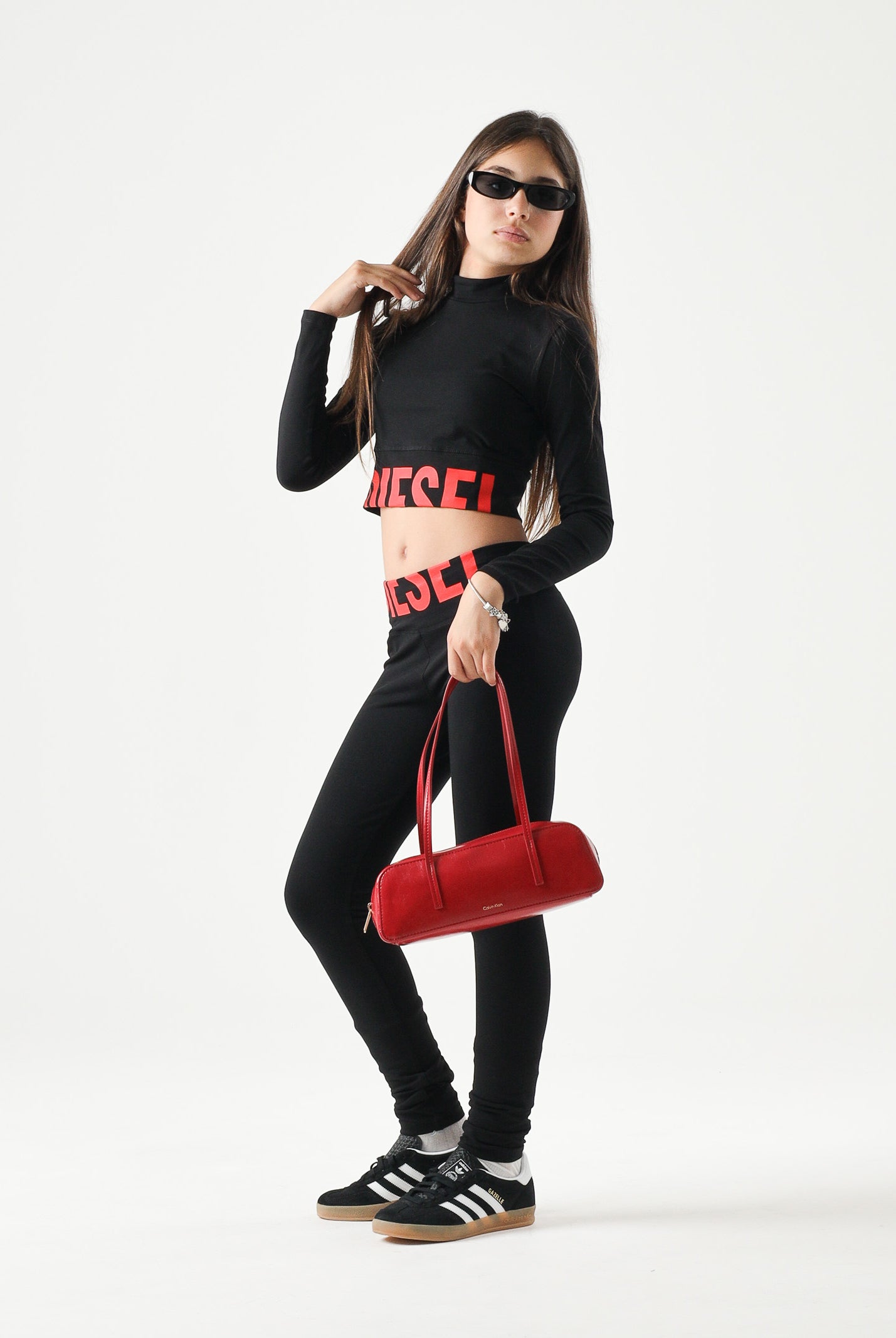 DIESEL T-shirt manica lunga TCEFILS nera, per donna, ragazzi e bambini con logo frontale cut-off. J02935KYA0L K900 DIESEL